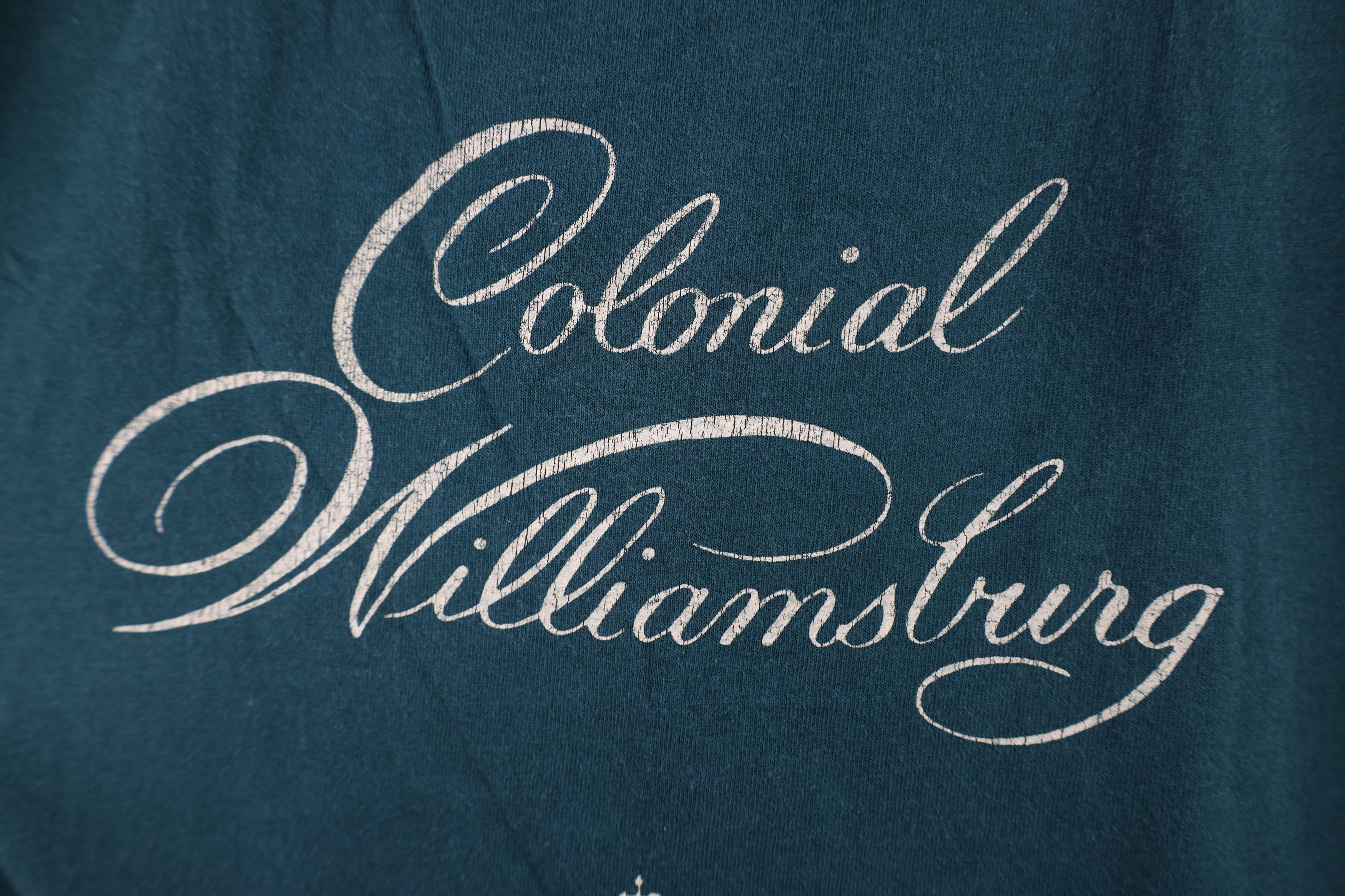 Vintage Vintage 90s Spell Colonial Williamsburg T-Shirt Green USA Size US XXL / EU 58 / 5 - 5 Thumbnail