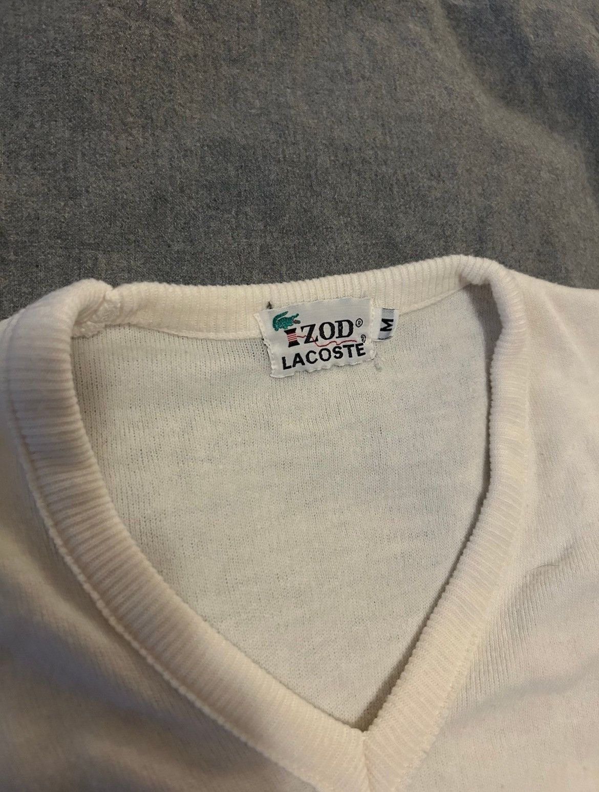 Lacoste Lacoste V neck sweater Size M / US 6-8 / IT 42-44 - 3 Thumbnail