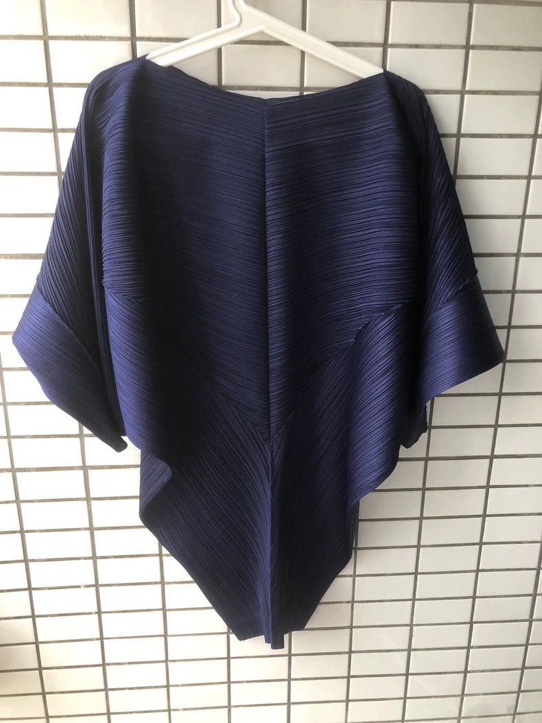 Issey Miyake size:one size Dark blue pleated short-sleeved