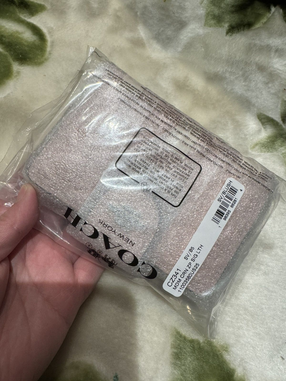 Coach Coach CZ341 Medium Corner Zip Wallet In Signature Leather Size ONE SIZE - 4 Thumbnail