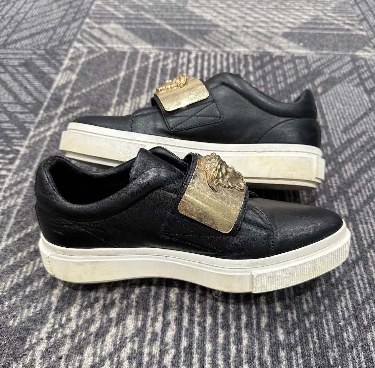 Versace Versace Medusa Casual Leather Shoes J42 Size US 5 / IT 35 - 5 Thumbnail