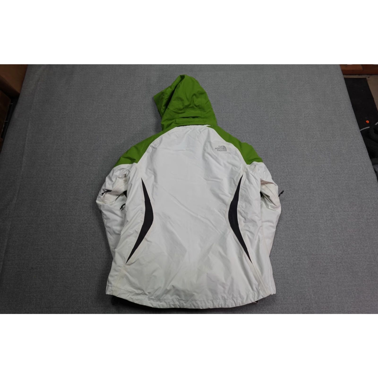 The North Face VINTAGE The North Face Jacket Womens L White Hooded Wind-Resistant Rain Coat Size L / US 10 / IT 46 - 7 Thumbnail