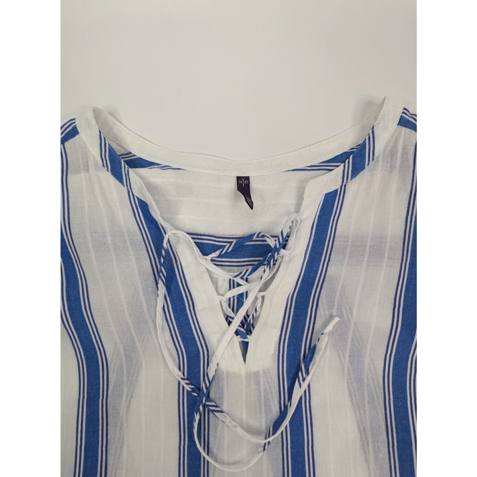 NYDJ NYDJ White Blue Vertical Stripe V-neck Tie Neck Blouse Roll-Up Sleeve Size M Womens Shirt Blouse 100% Cotton Blue Stripe Size M / US 6-8 / IT 42-44 - 6 Thumbnail