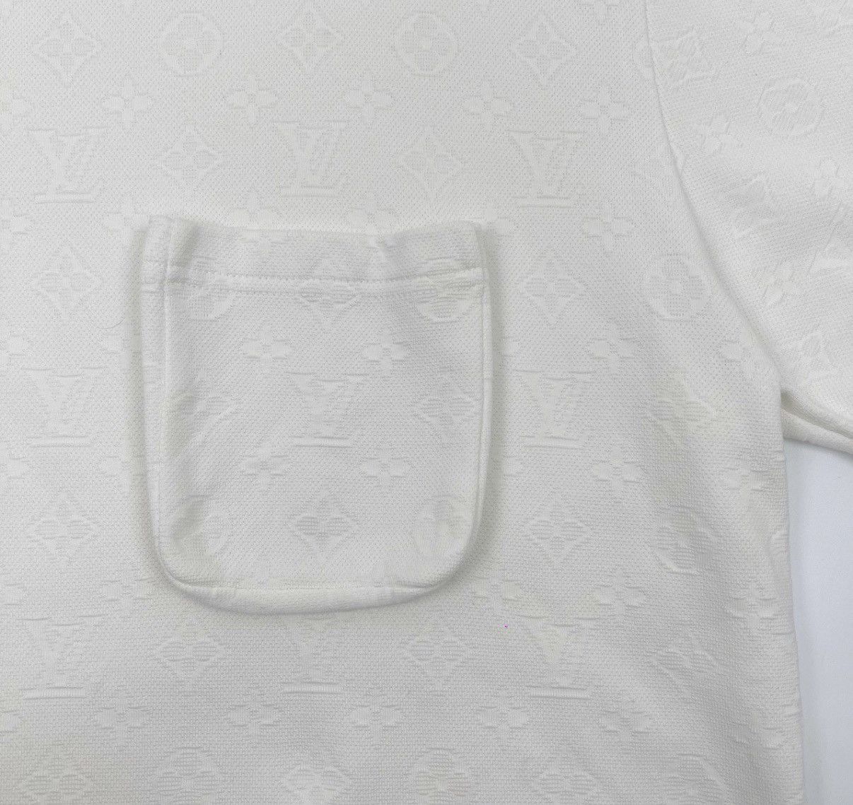 Louis Vuitton Louis Vuitton Embossed Print Short Sleeve T-shirt K12 Size US XL / EU 56 / 4 - 4 Thumbnail