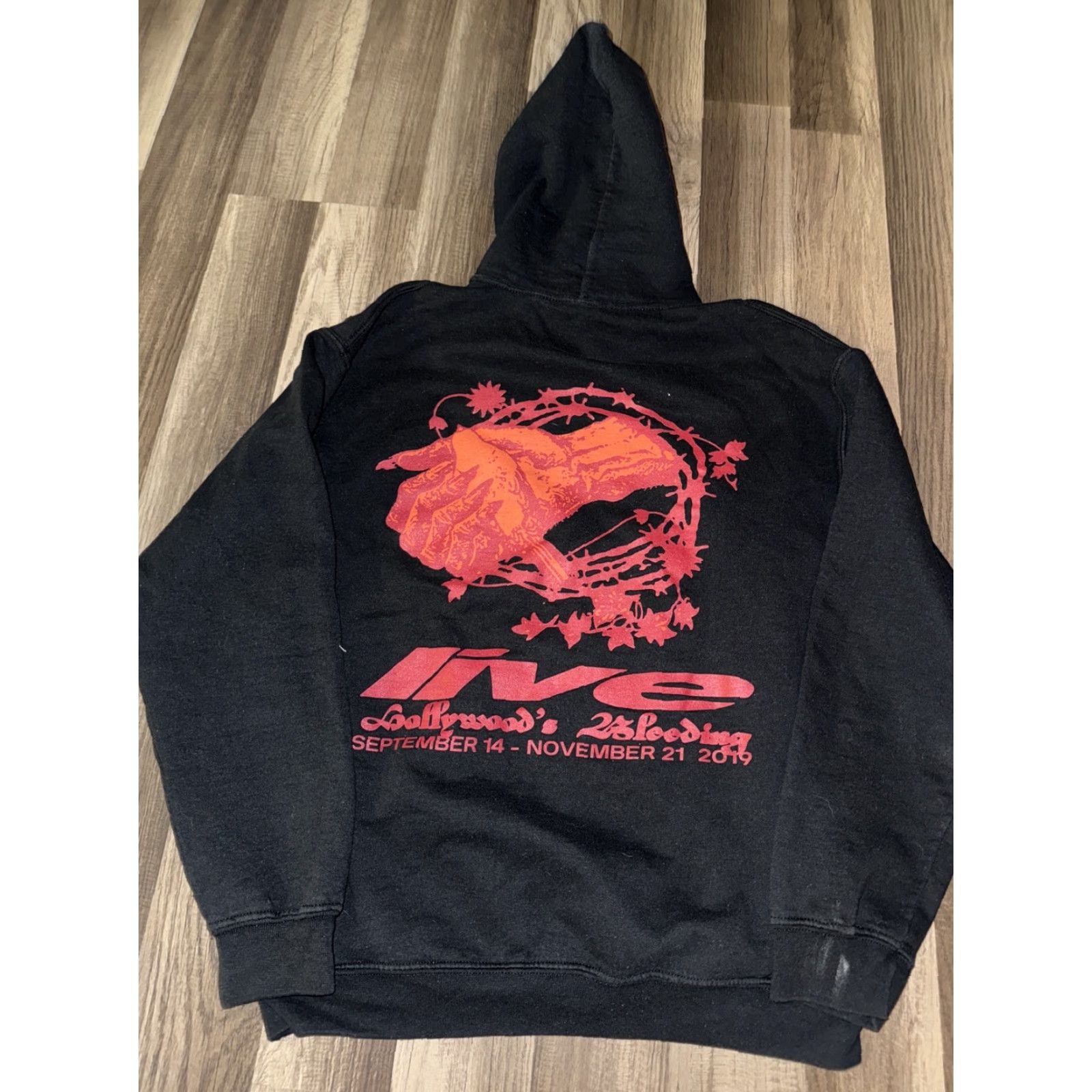 Vintage Post Malone Hollywood's Bleeding Tour Hoodie Sweatshirt Men's M Black Writing 90s? Size US M / EU 48-50 / 2 - 4 Thumbnail