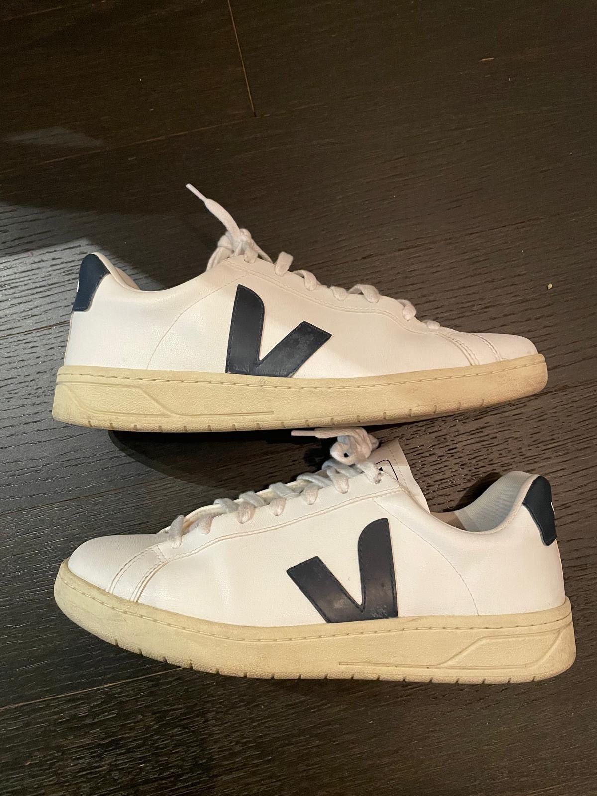 Veja Veja White Sneakers classic minimalist design Size US 11 / EU 44 - 4 Thumbnail