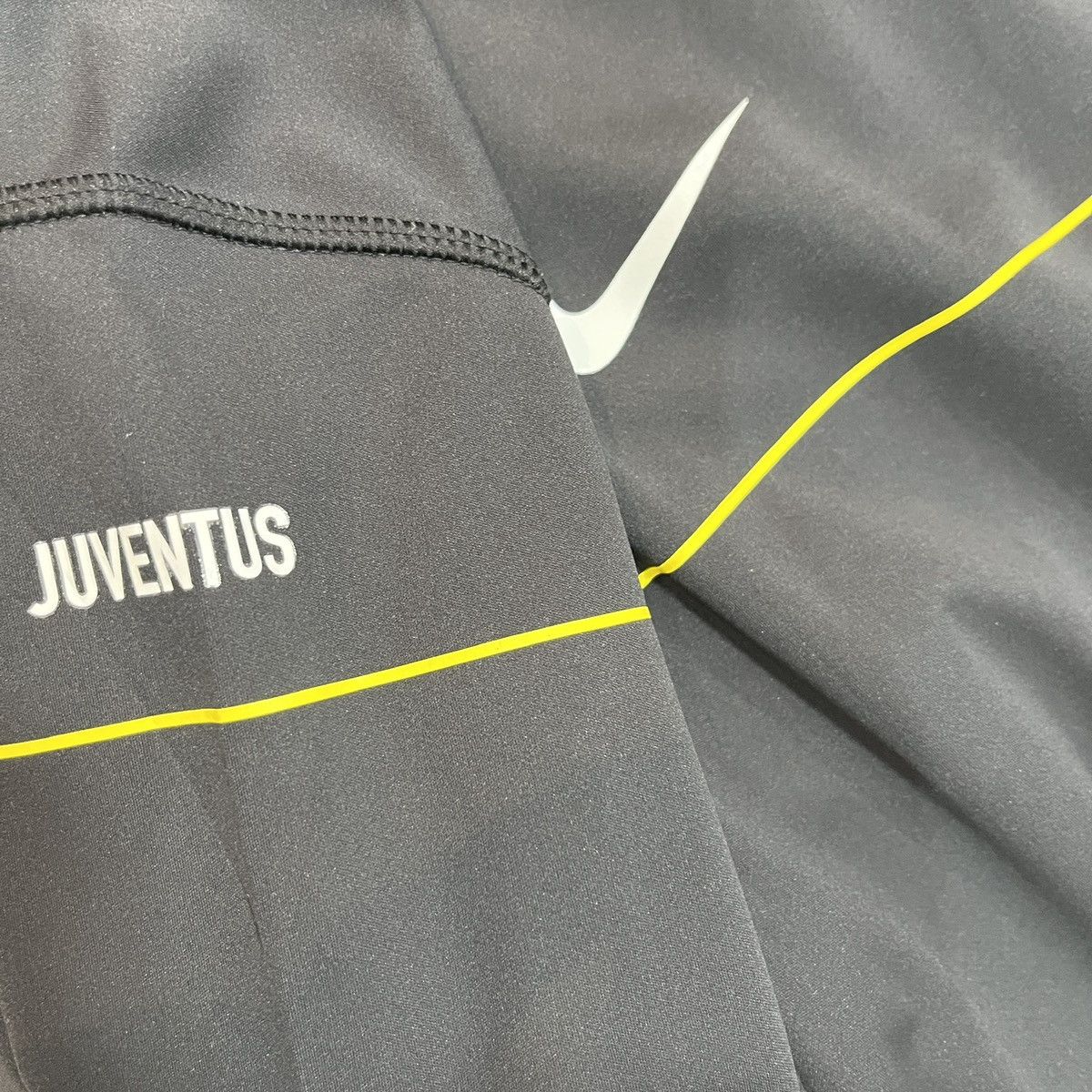 Nike Juventus 2008-09 Nike Sweater Jersey Size US S / EU 44-46 / 1 - 8 Thumbnail