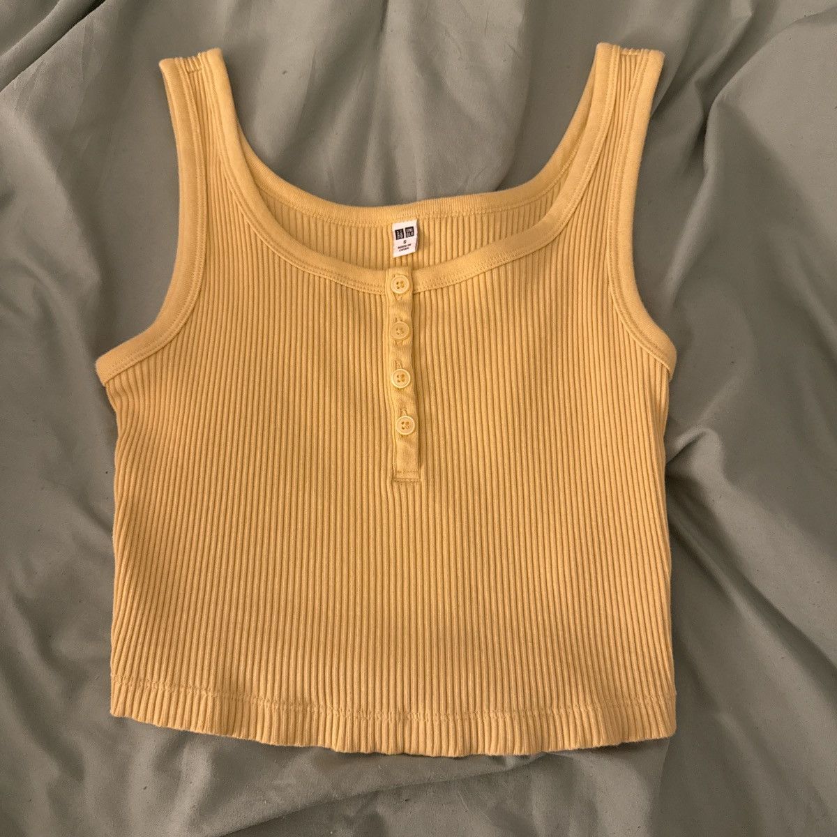 Uniqlo Uniqlo yellow ribbed tank Size S / US 4 / IT 40 - 1 Thumbnail