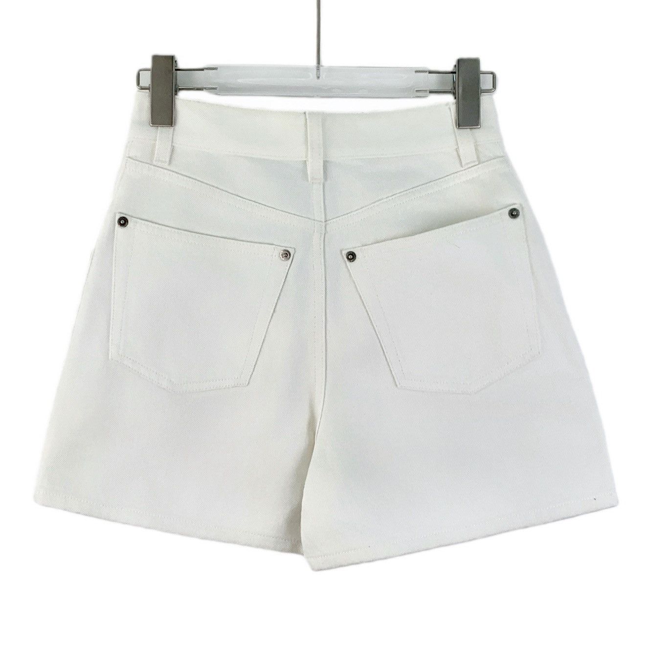 Louis Vuitton Louis Vuitton Monogram Leather Patch Denim Shorts K26WX Size 24" / US 00 / IT 34 - 2 Thumbnail