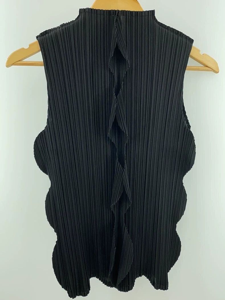 Issey Miyake Issey Miyake size:3 Black kelp pleated top Size M / US 6-8 / IT 42-44 - 2 Thumbnail