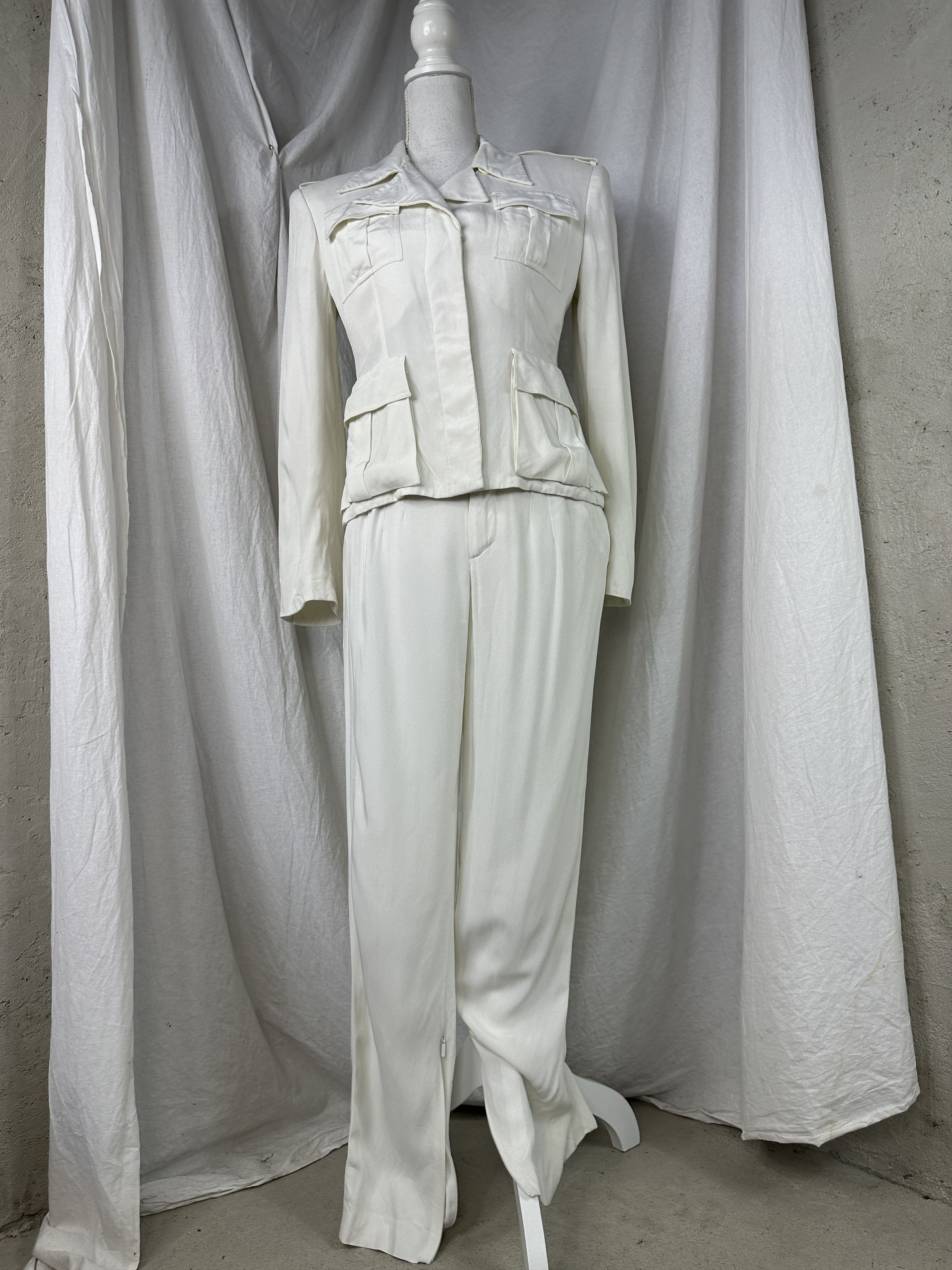 Gucci × Vintage Vintage Gucci Padded Shoulders Blazer 00s Size 25" / US 0 / IT 36 - 1 Thumbnail