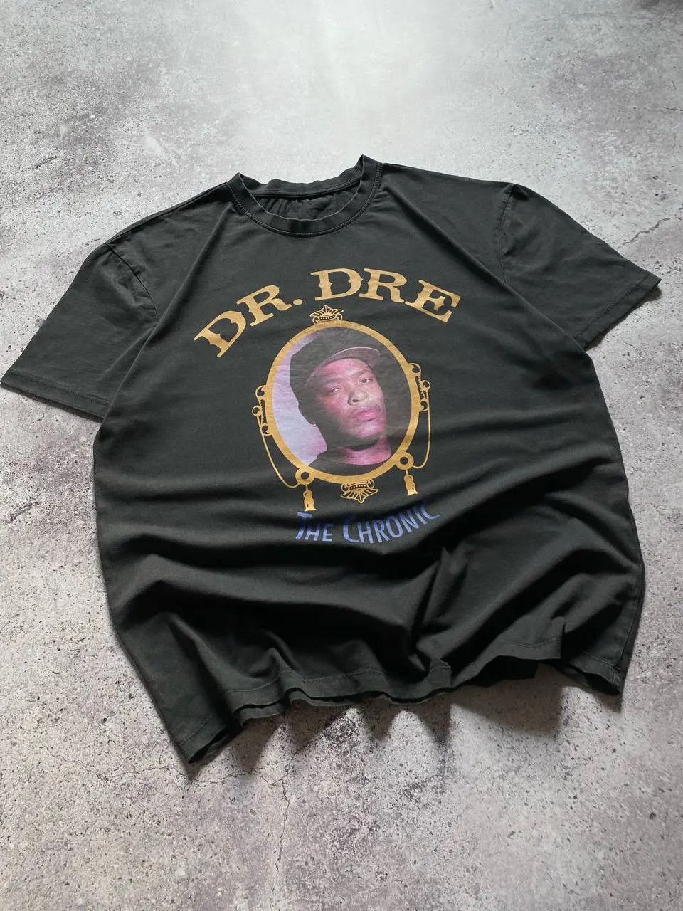 Vintage VINTAGE 2000s DR. DRE “THE CHRONIC” ALBUM FADED RAP T SHIRT Size US XL / EU 56 / 4 - 5 Thumbnail