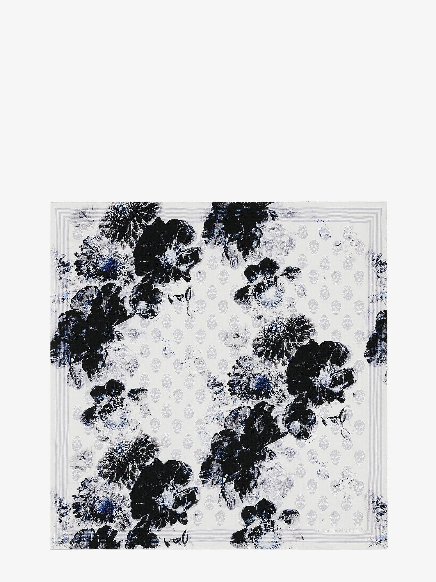 Alexander McQueen o1y0325 Size: OS / Scarve in White & Black Size ONE SIZE - 1 Thumbnail