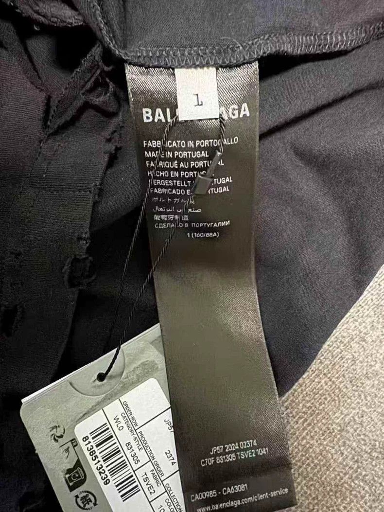 Balenciaga Balenciaga Black Logo Short Sleeve Size US S / EU 44-46 / 1 - 4 Thumbnail