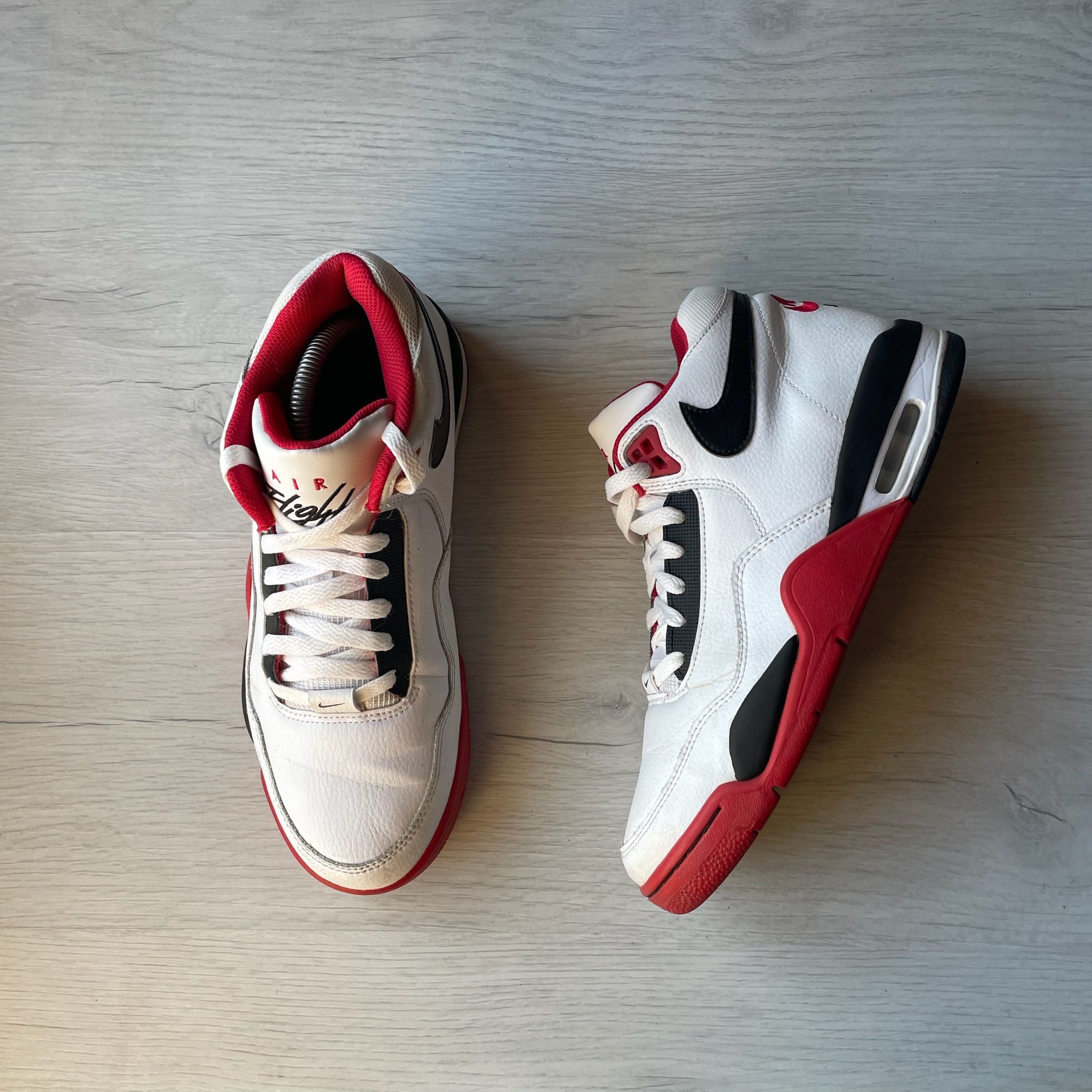 Nike ike Flight Legacy White Size US 9 / EU 42 - 2 Thumbnail