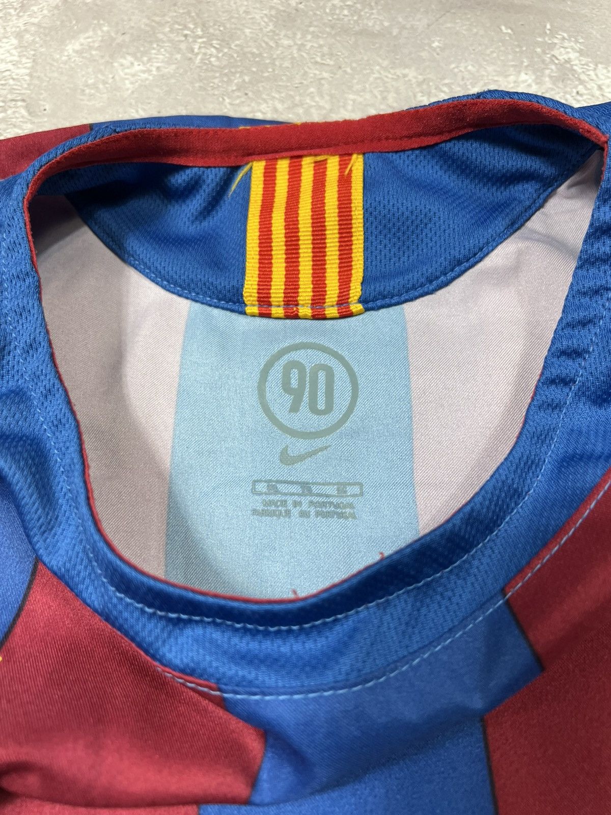 Vintage Vintage Nike Bercelona #9 Eto'O 2005-06 Soccer Jersey Size US XL / EU 56 / 4 - 8 Thumbnail