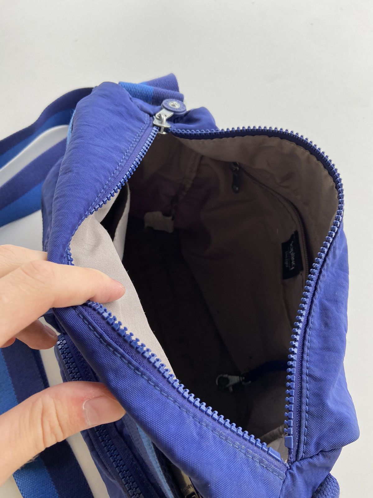 Vintage Kipling Vintage Bag Y2K Style Hype Messenger Size ONE SIZE - 14 Thumbnail