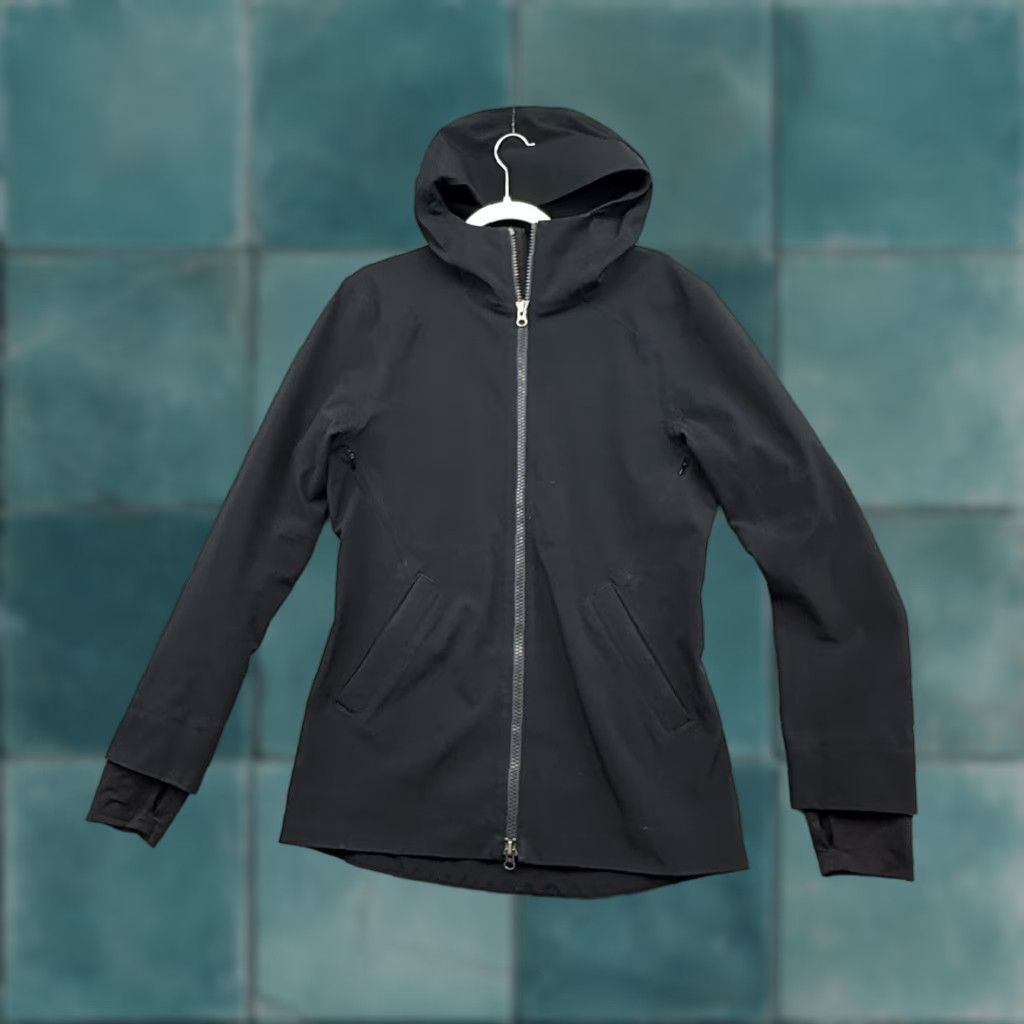 Lululemon **Lululemon Women's Black Hooded Long Softshell Jacket Size 8** User: Lululemon Women's Black Hooded Long Softshell Jacket Size 8 Size M / US 6-8 / IT 42-44 - 1 Thumbnail