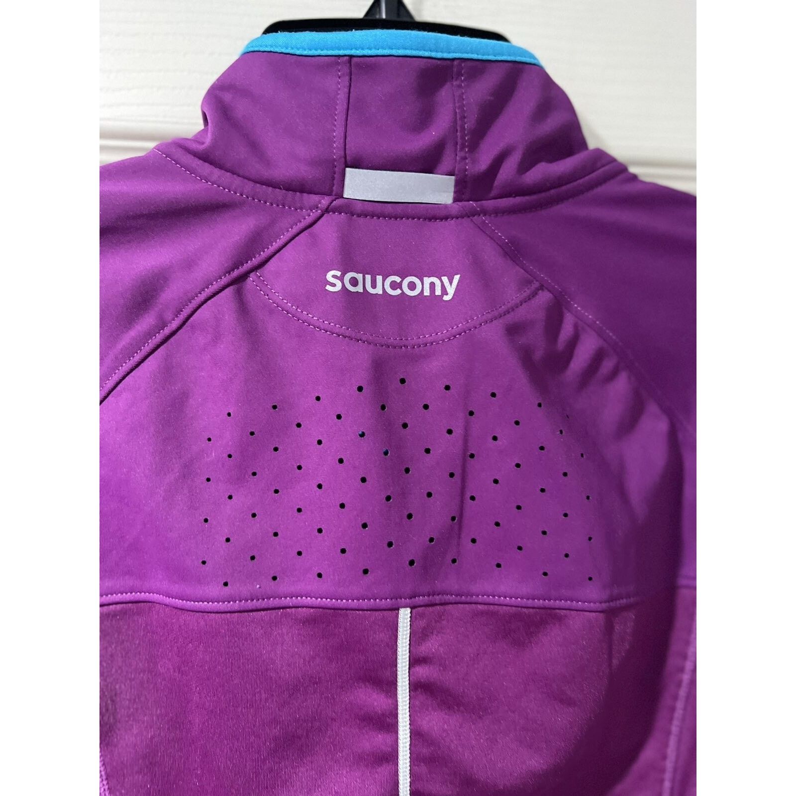 Saucony Saucony Womens Nomad Sportop Jacket Purple Size M A003301 Size M / US 6-8 / IT 42-44 - 4 Thumbnail