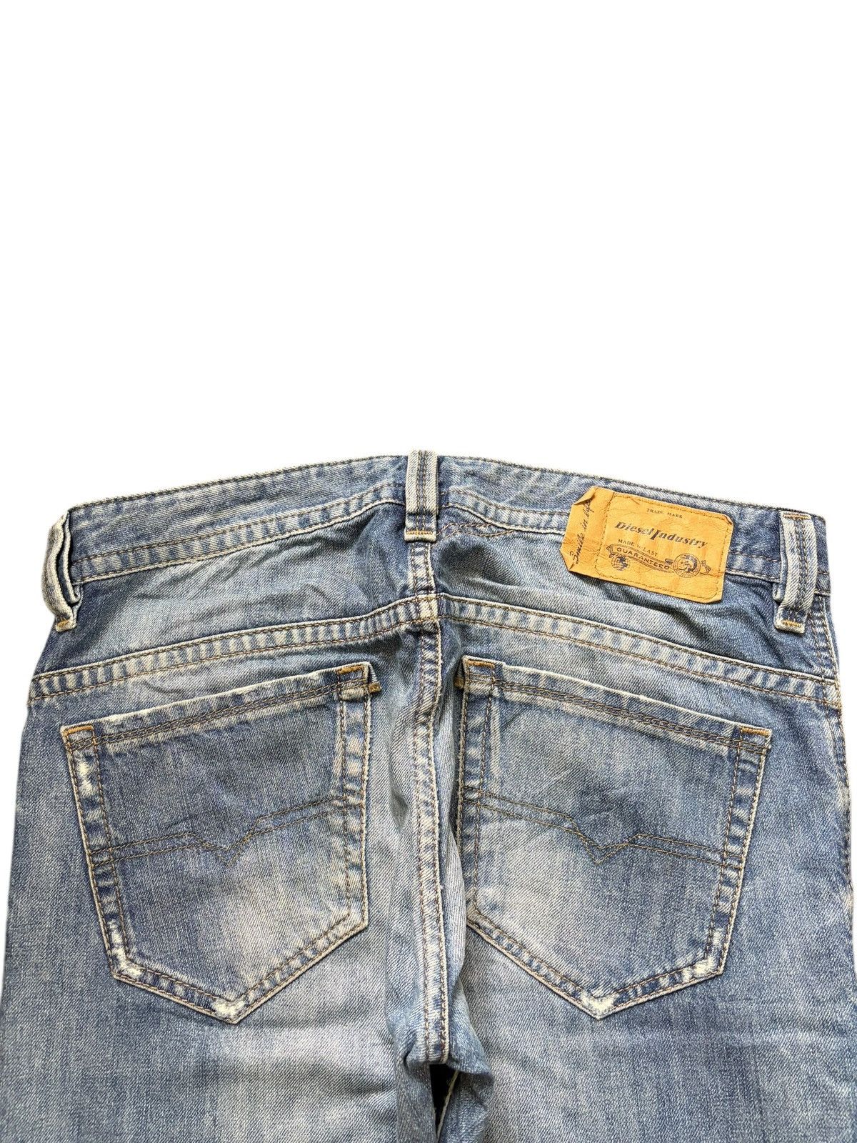 Diesel Vintage Diesel Thavar Faded Wash Distressed Jeans Size 32" / US 10 / IT 46 - 4 Thumbnail