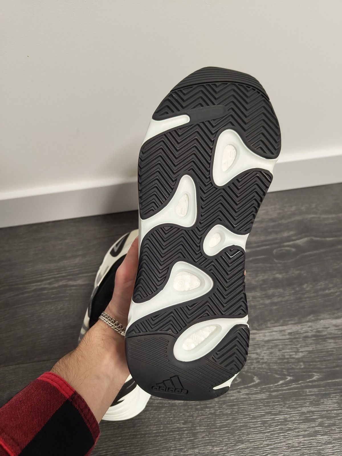 Yeezy Adidas Yeeze Boost 700 MNVN Laceless Analog Sneakers Size US 8 / EU 41 - 6 Thumbnail