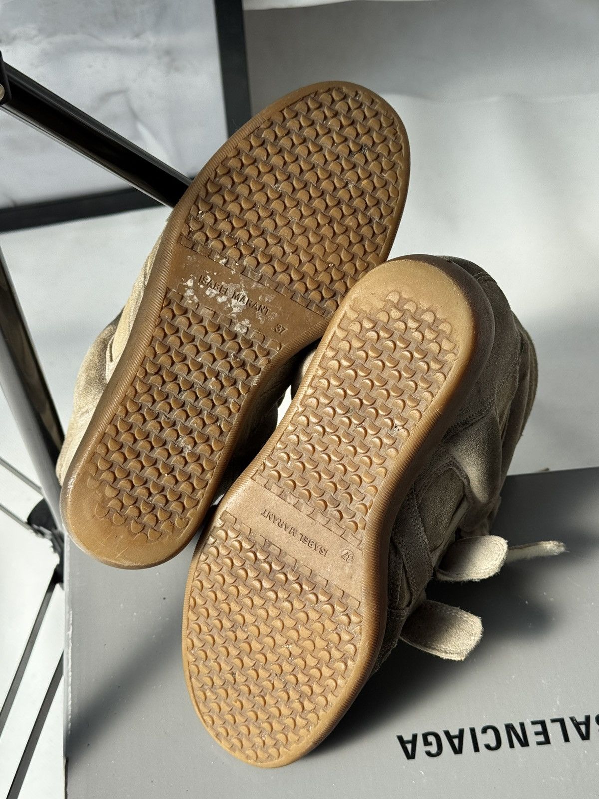 Isabel Marant Authentic Isabel Marant Etoile Bekett sneakers Suede Wedge Size US 7 / IT 37 - 11 Thumbnail