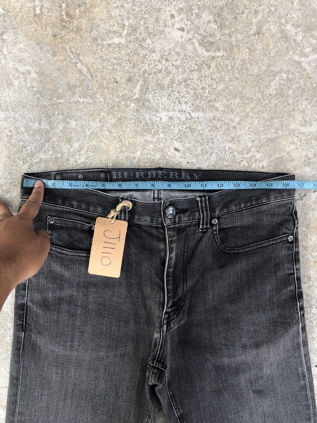 Black Label Burberry Slim Fit Distressed Jeans Size US 33 - 25 Thumbnail