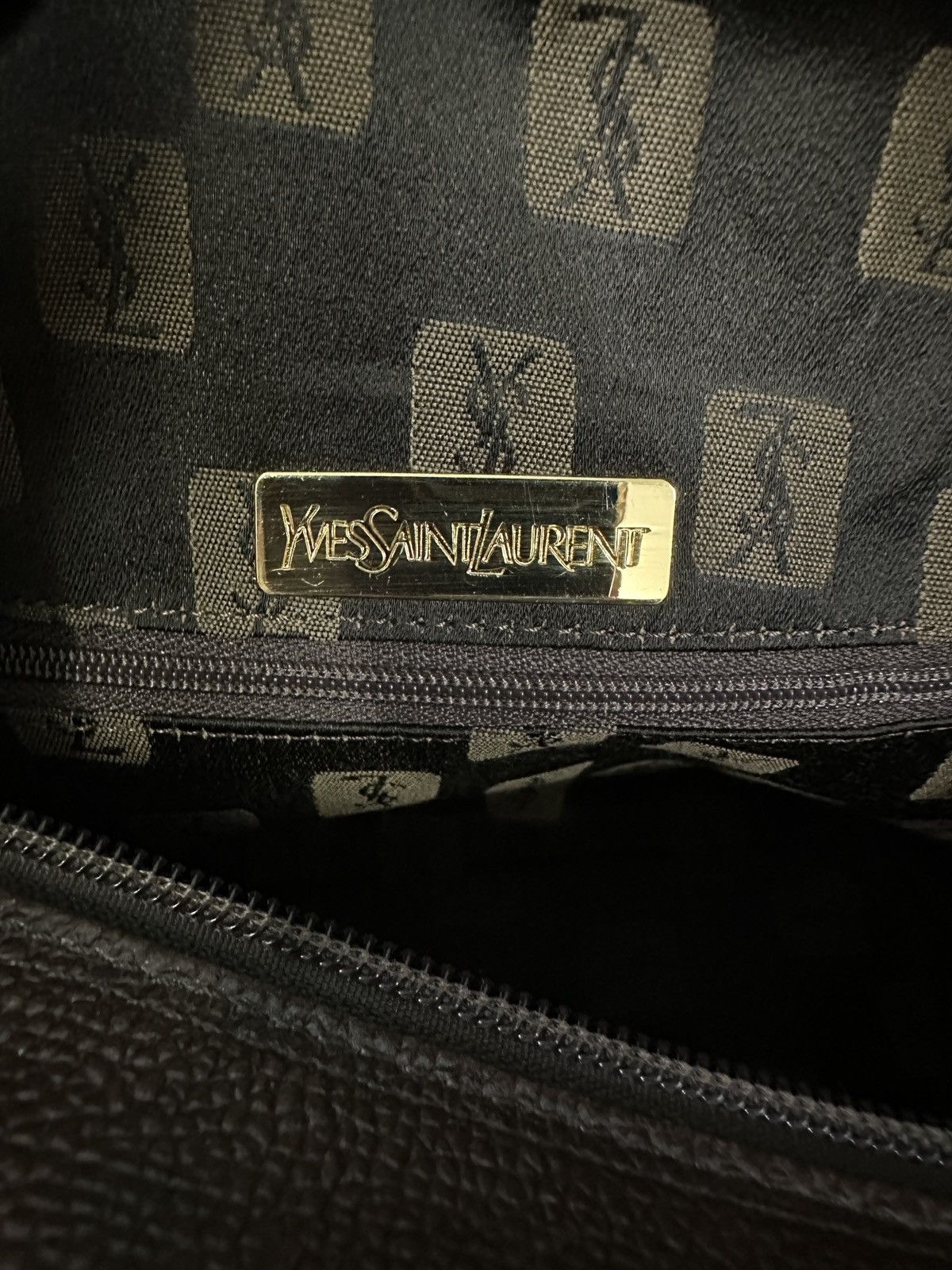 Yves Saint Laurent AUTHENTIC VINTAGE YVES SAINT LAURENT HANDBAG Size ONE SIZE - 14 Thumbnail