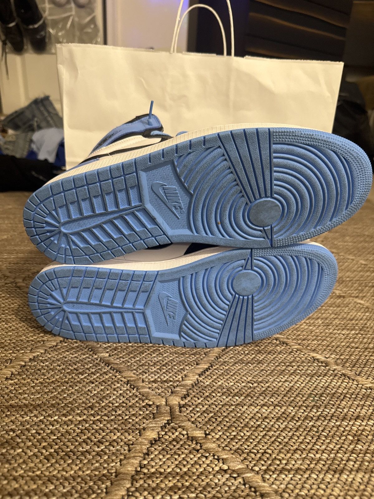 Jordan Brand Jordan 1 Retro High OG “UNC Toe” Size US 13 / EU 46 - 5 Thumbnail