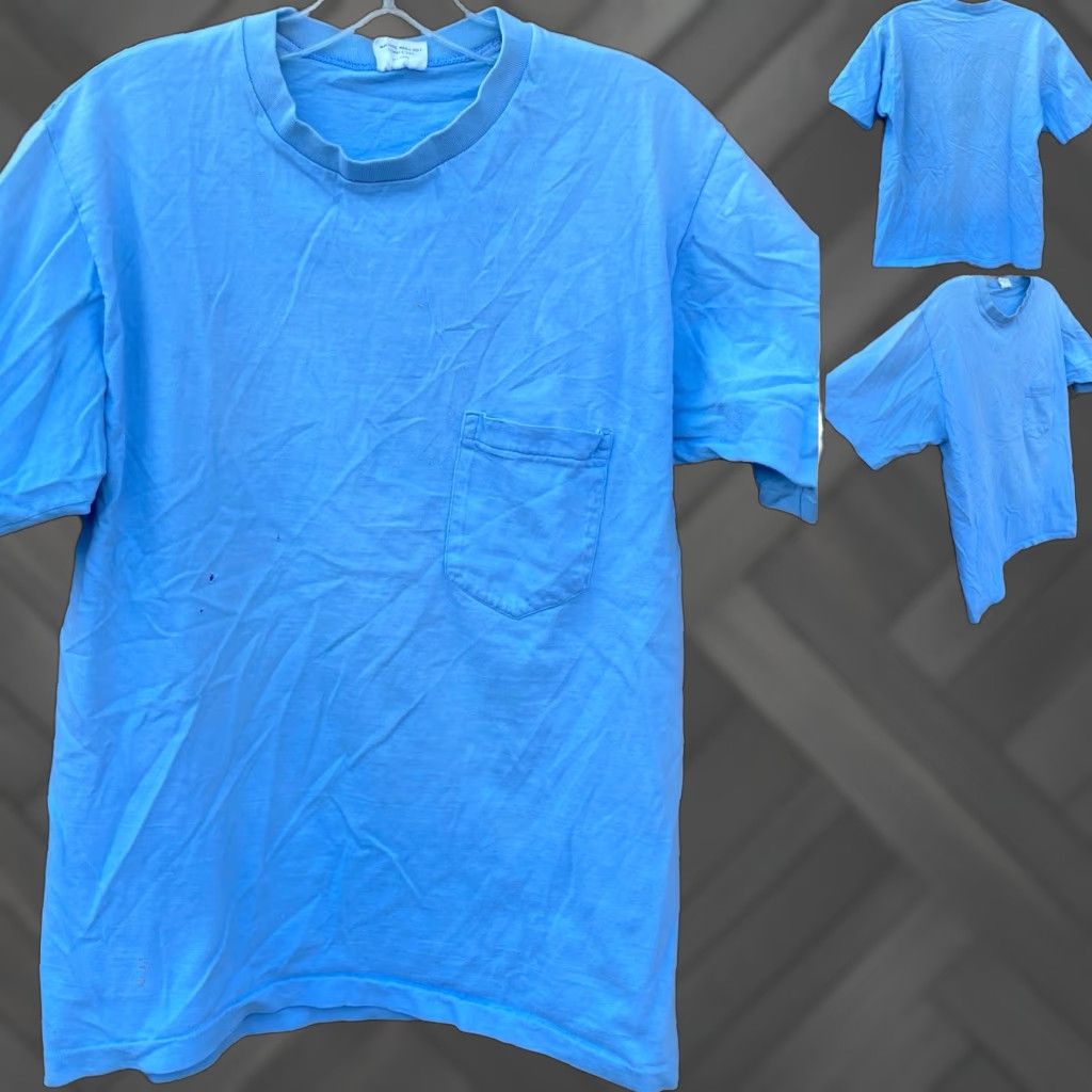 Vintage VINTAGE Royal Klad T-Shirt Pocket Tee Blue Cotton Short Sleeve L Mens Distressed Fade Holes Stain Stamp RN 5986 Size US L / EU 52-54 / 3 - 1 Thumbnail