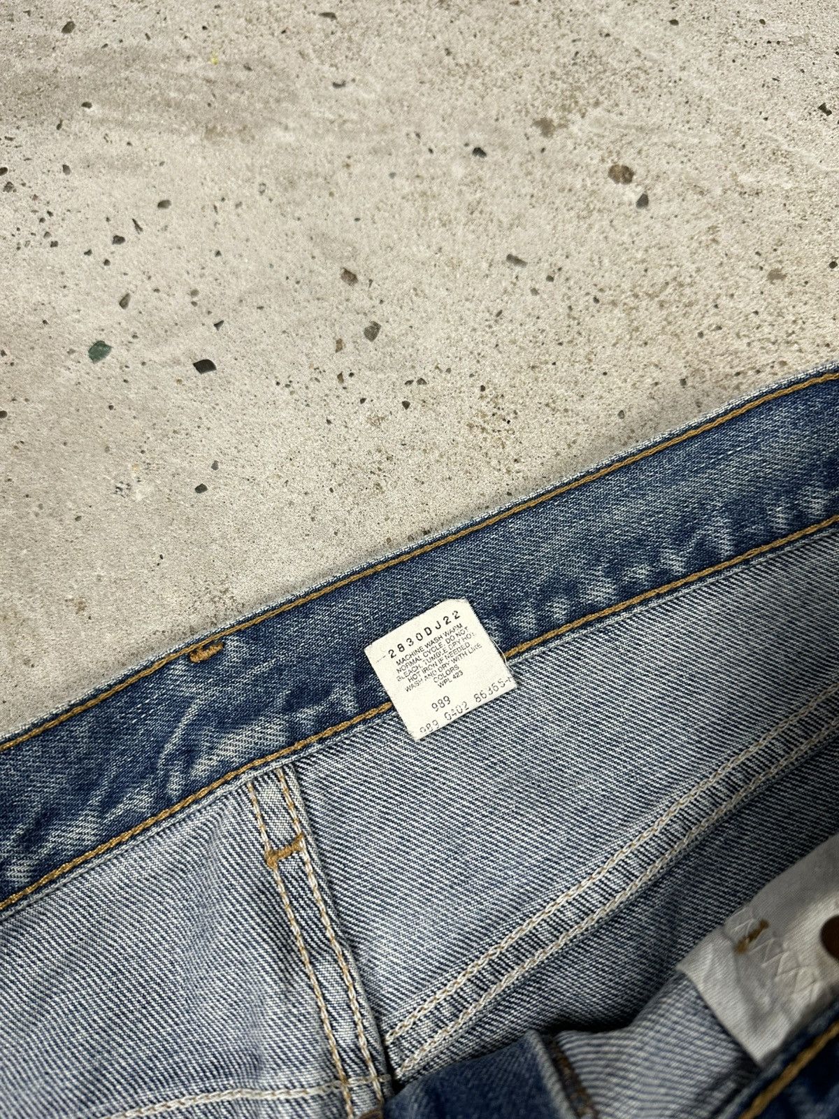 Levi's × Vintage Vintage 2002 Levi’s 505 Denim Pants Jeans Mexico Size US 36 / EU 52 - 9 Thumbnail