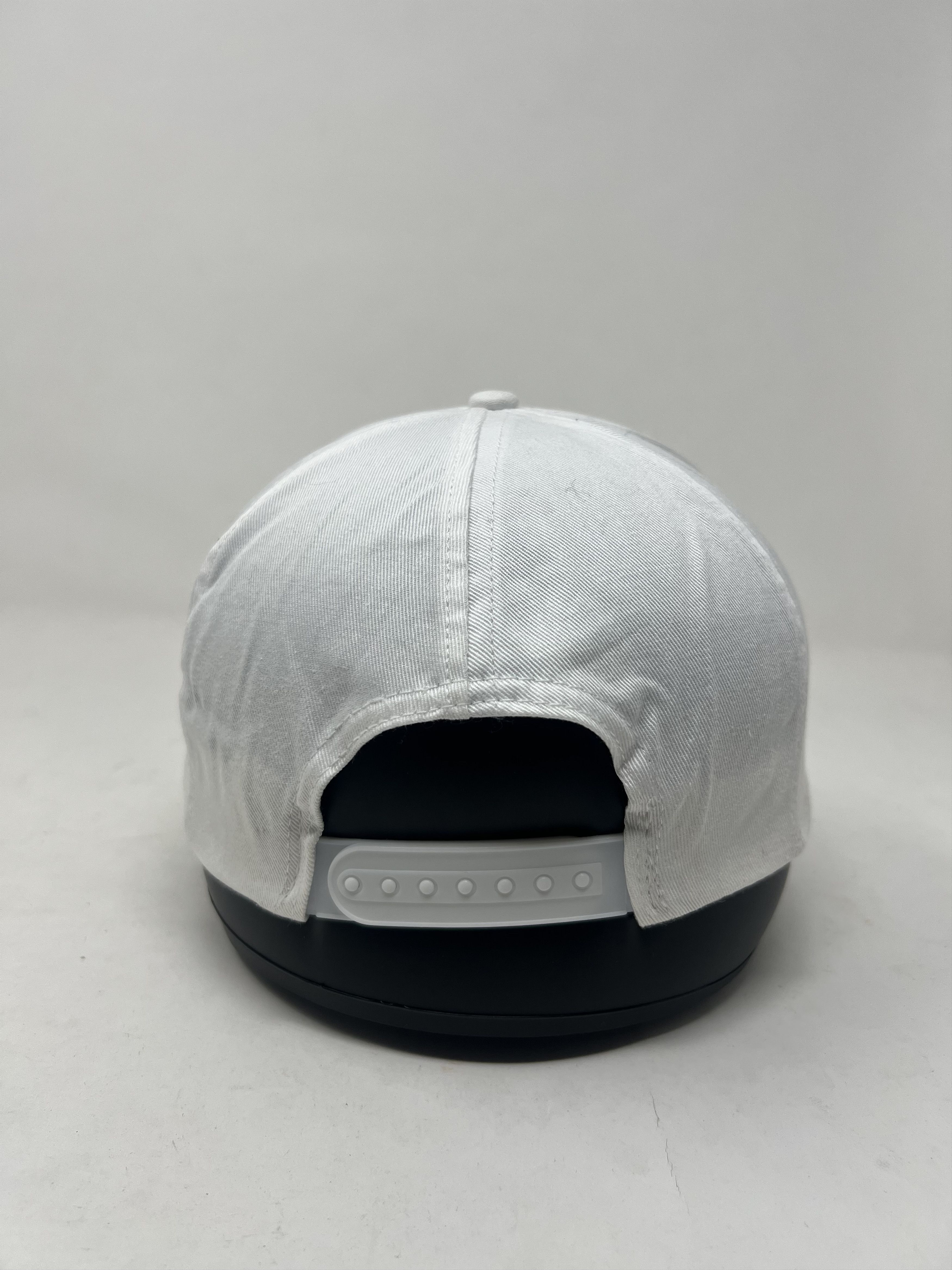 Japanese Brand Cartoon Archive Japan White Embroidery Hat Size ONE SIZE - 3 Thumbnail