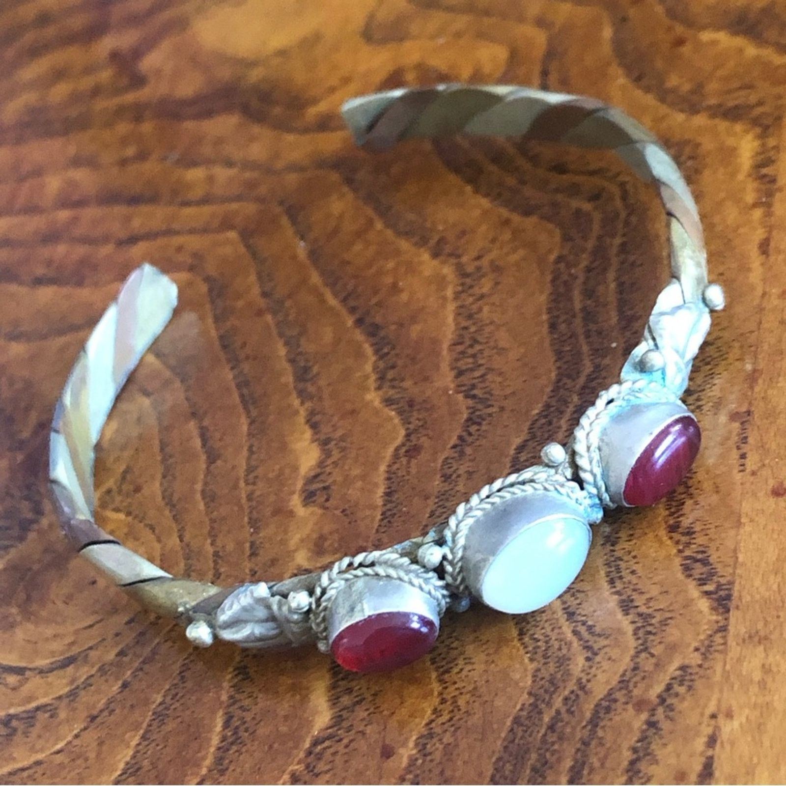 Vintage Vintage handcrafted genuine ruby and opaline bracelet Size ONE SIZE - 6 Thumbnail