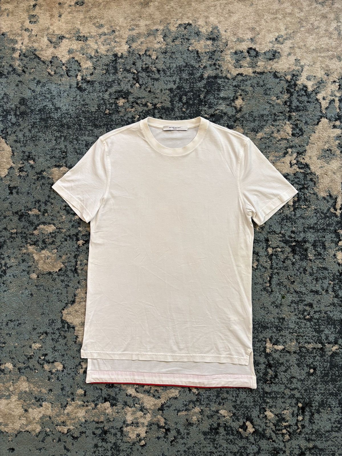 Givenchy Givenchy White Back Hit Embroidered T Shirt Size Medium Size US M / EU 48-50 / 2 - 2 Thumbnail