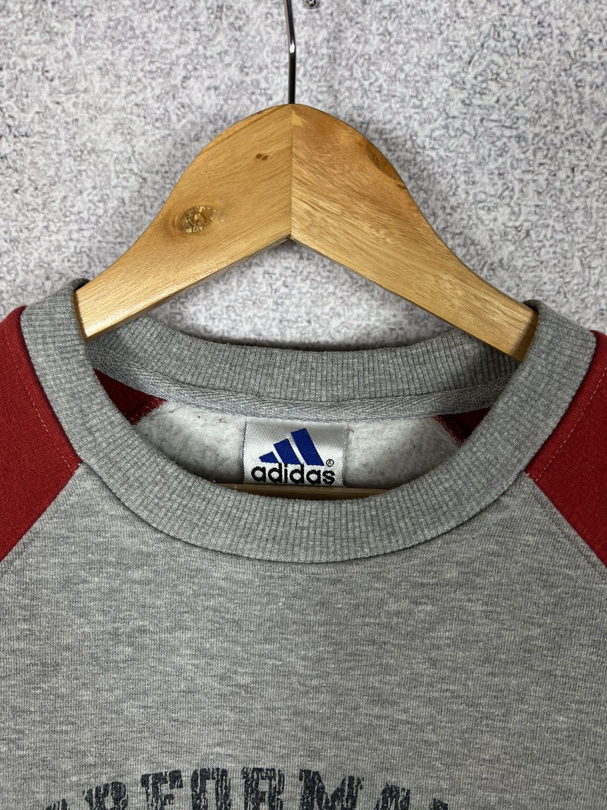 Adidas Vintage Adidas Center Logo Oversized Sweatshirt Size US S / EU 44-46 / 1 - 3 Thumbnail