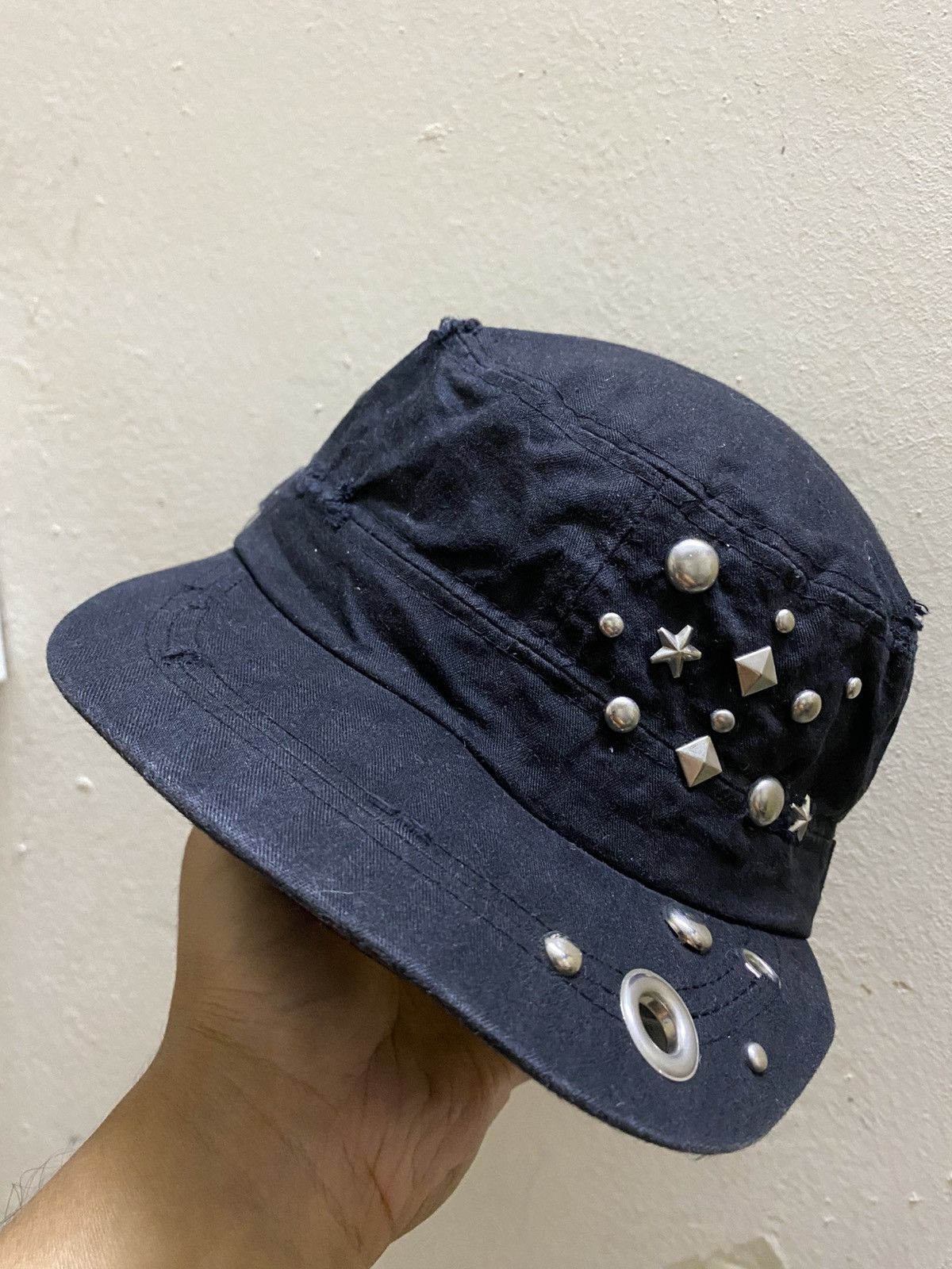 Vintage Vintage 2000s studed kptal style Size ONE SIZE - 1 Thumbnail