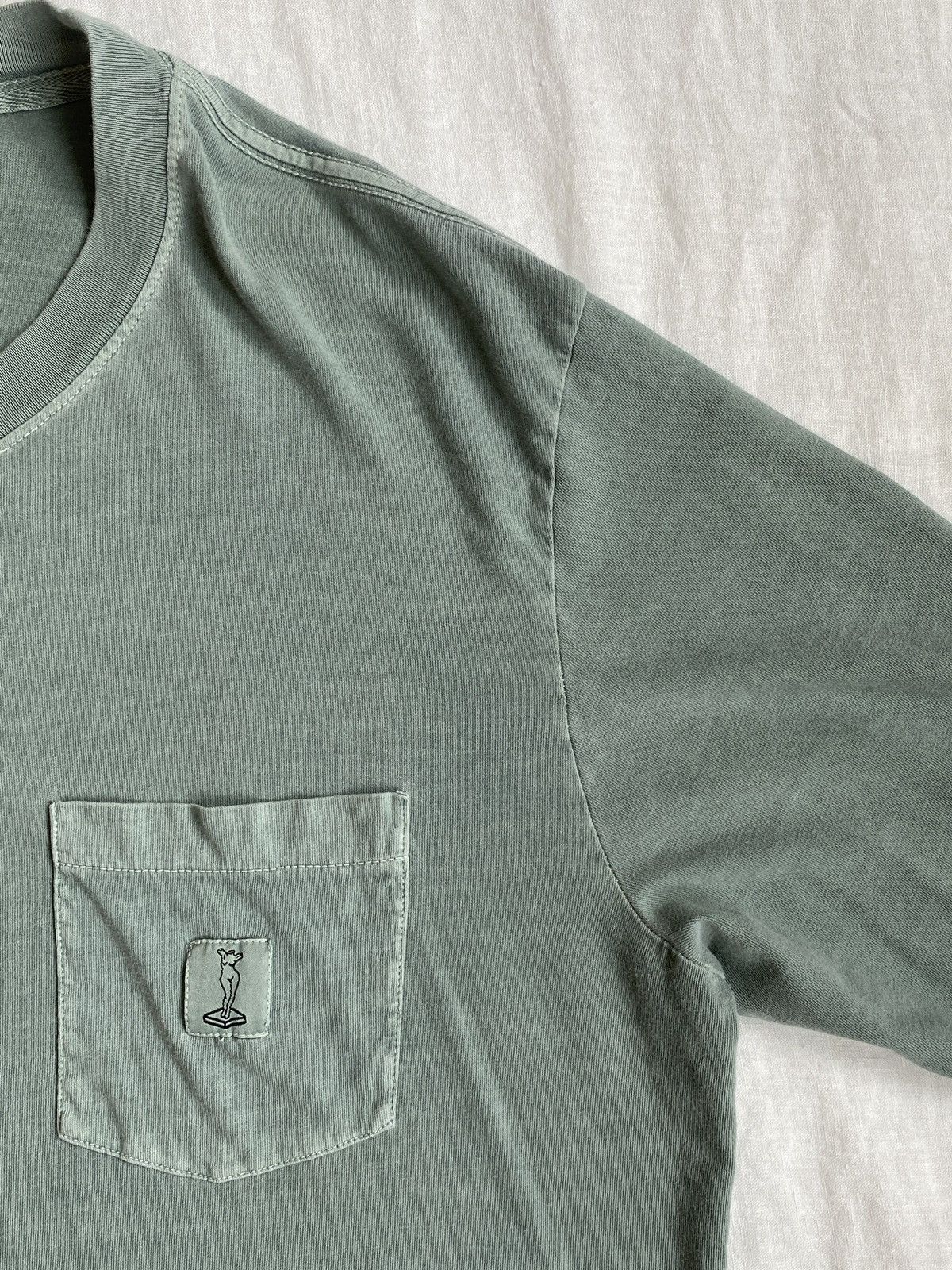 Urban Outfitters Urban Outfitters Nude Women Sculpture Long Sleeve Tee Size US L / EU 52-54 / 3 - 2 Thumbnail
