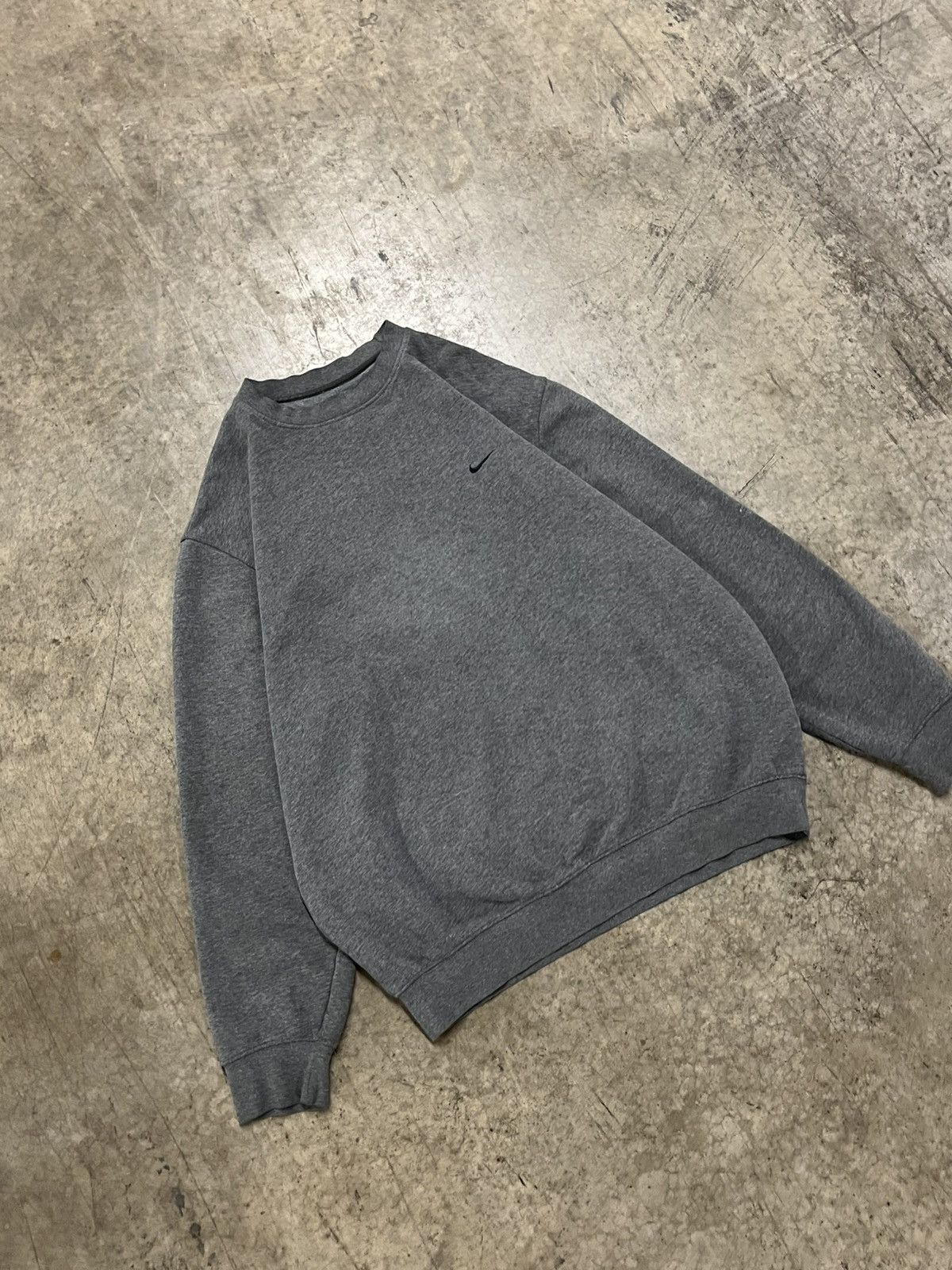 Nike × Vintage Nike vintage dark gray boxy fit crewneck hype rare y2k Size US L / EU 52-54 / 3 - 1 Thumbnail