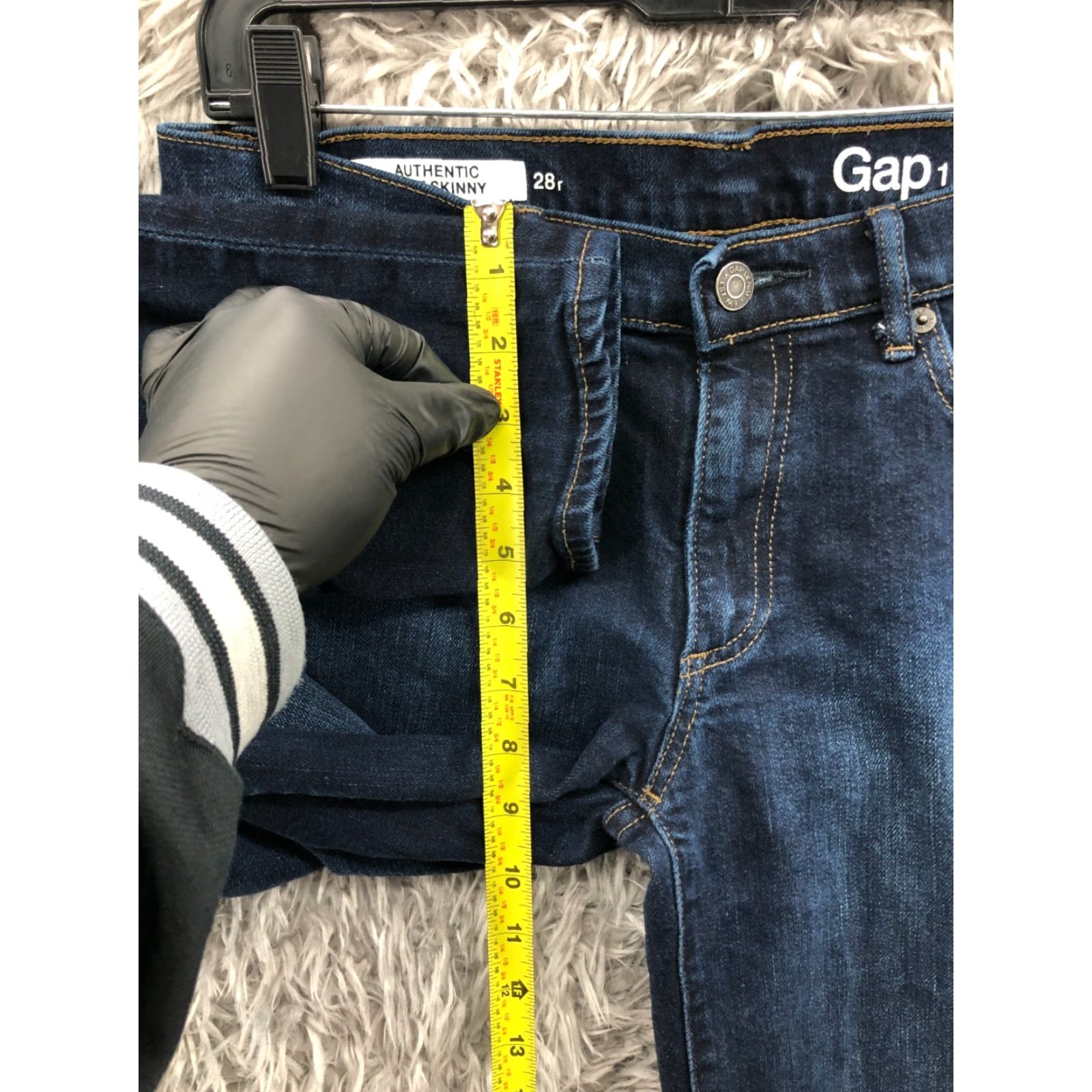 Gap Gap 1969 Jeans Skinny Denim Dark Wash Blue Size 28 Womens Regular Rise 5-Pocket Button Zipper Cotton Vintage: No (note: do not include N/A) Size 28" / US 6 / IT 42 - 4 Thumbnail