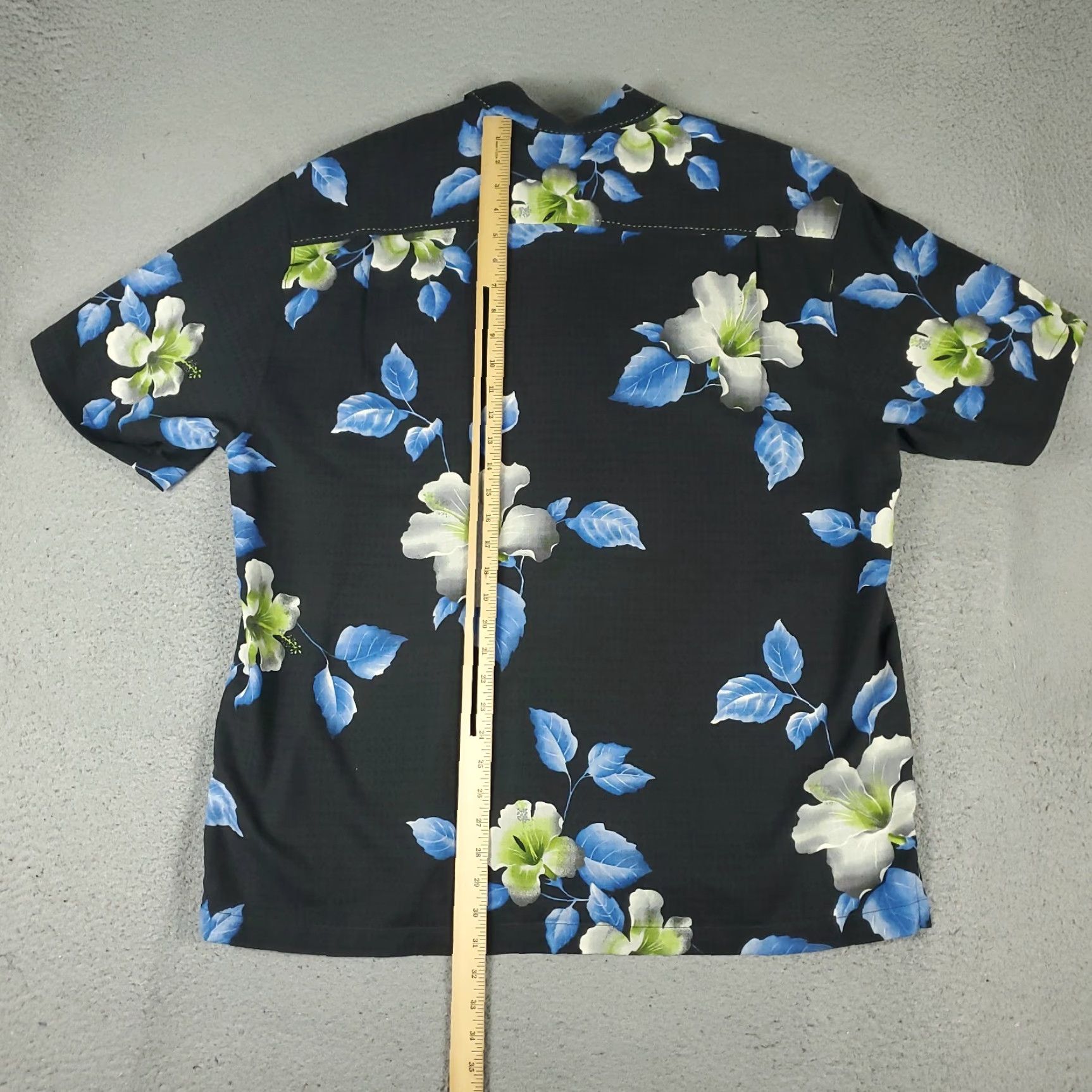 Tommy Bahama Tommy Bahama Shirt Mens XL Black Floral Silk Hawaiian Button Up Short Sleeve Size US XL / EU 56 / 4 - 3 Thumbnail