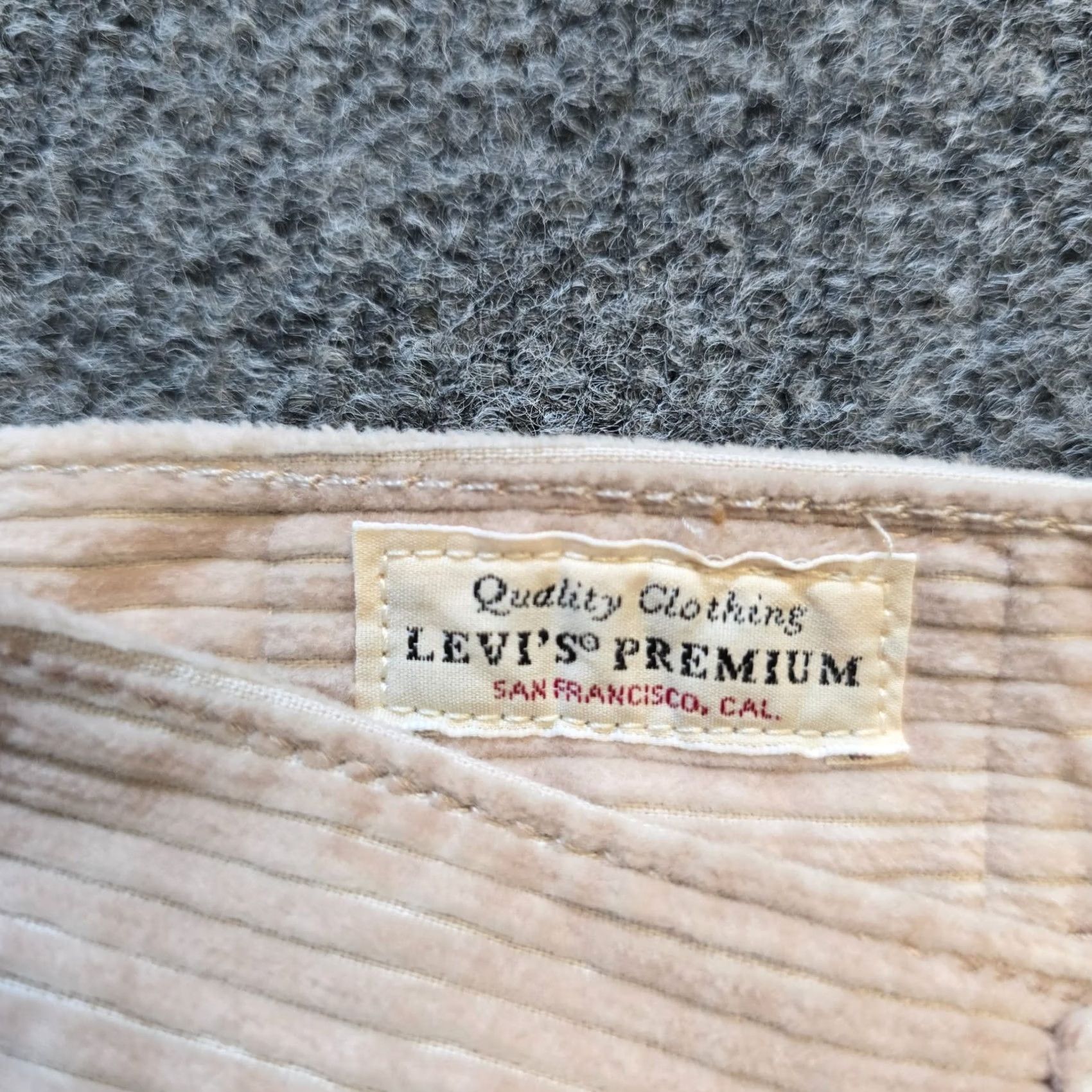 Levi's Levi's Pants Womens 28 Beige Wide Wale Ribcage Straight Ankle Buttonfly Casual 90s Style Regular Fit Cotton Corduroy Shoes Not Included Size 28" / US 6 / IT 42 - 6 Thumbnail