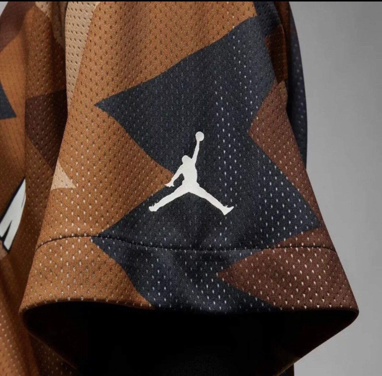 Jordan Brand Nike Jordan Essential Jersey Baseball Style Size US L / EU 52-54 / 3 - 6 Thumbnail
