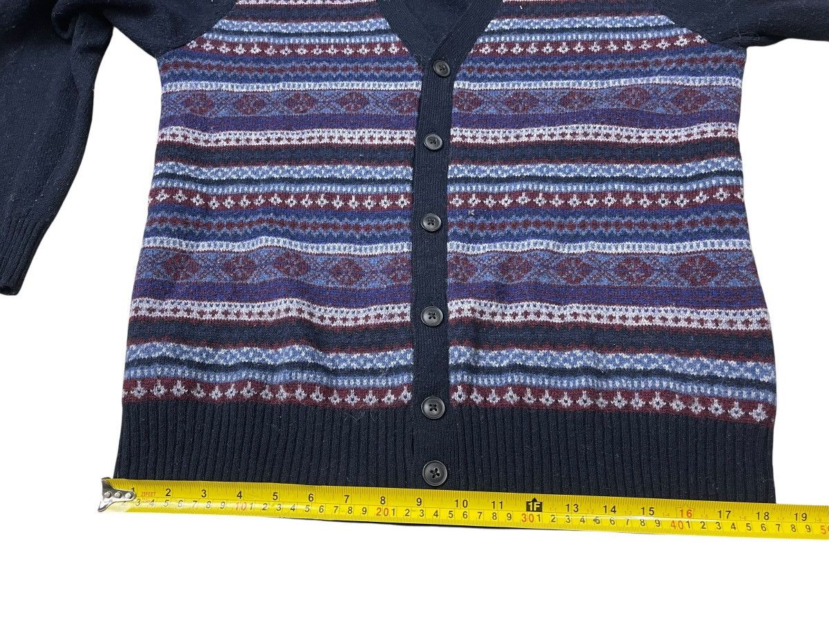 Uniqlo Vintage Uniqlo Aztec Cardigan Sweater Streetwear Size US L / EU 52-54 / 3 - 9 Thumbnail