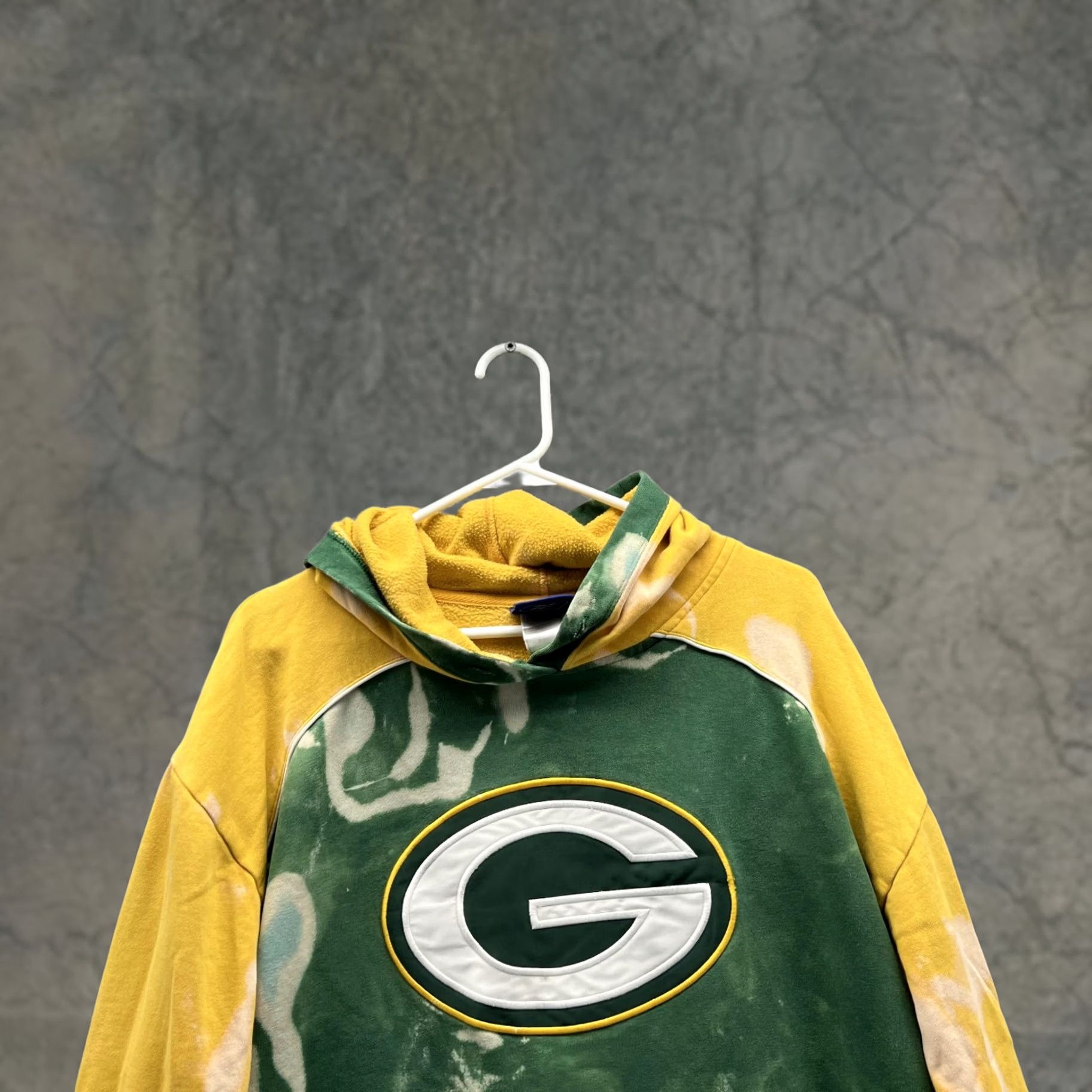 Reebok VINTAGE Reebok Green Bay Packers Sweater Men XL Hooded Jacket NFL Green Logo Pullover Knit Fleece Casual Winter/Fall/Spring/Summer Mens Size US XL / EU 56 / 4 - 1 Thumbnail