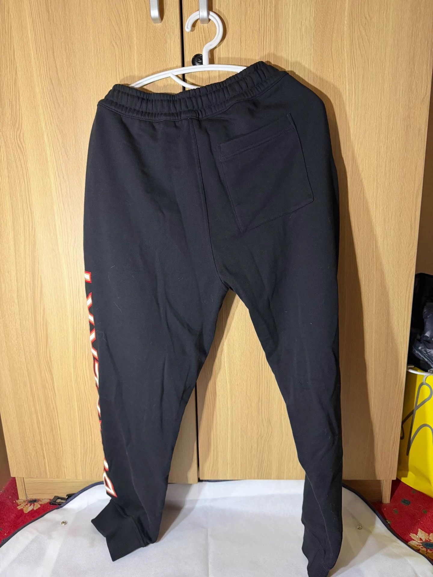Burberry BURBERRY Black Logo Print Sweatpants M Size US 32 / EU 48 - 2 Thumbnail