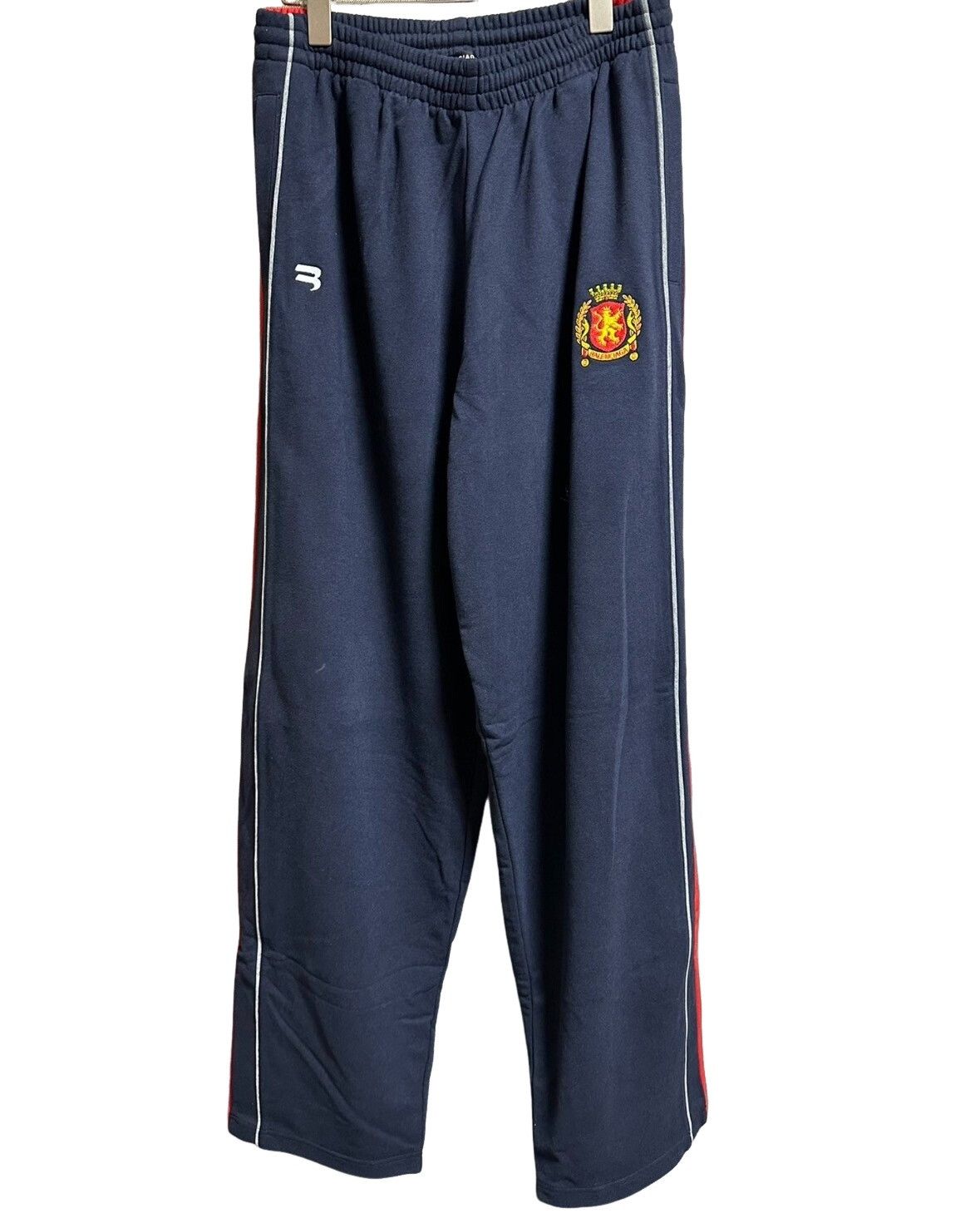 Balenciaga Balenciaga Sporty B Crest Sweatpants XS Size US 28 / EU 44 - 1 Thumbnail