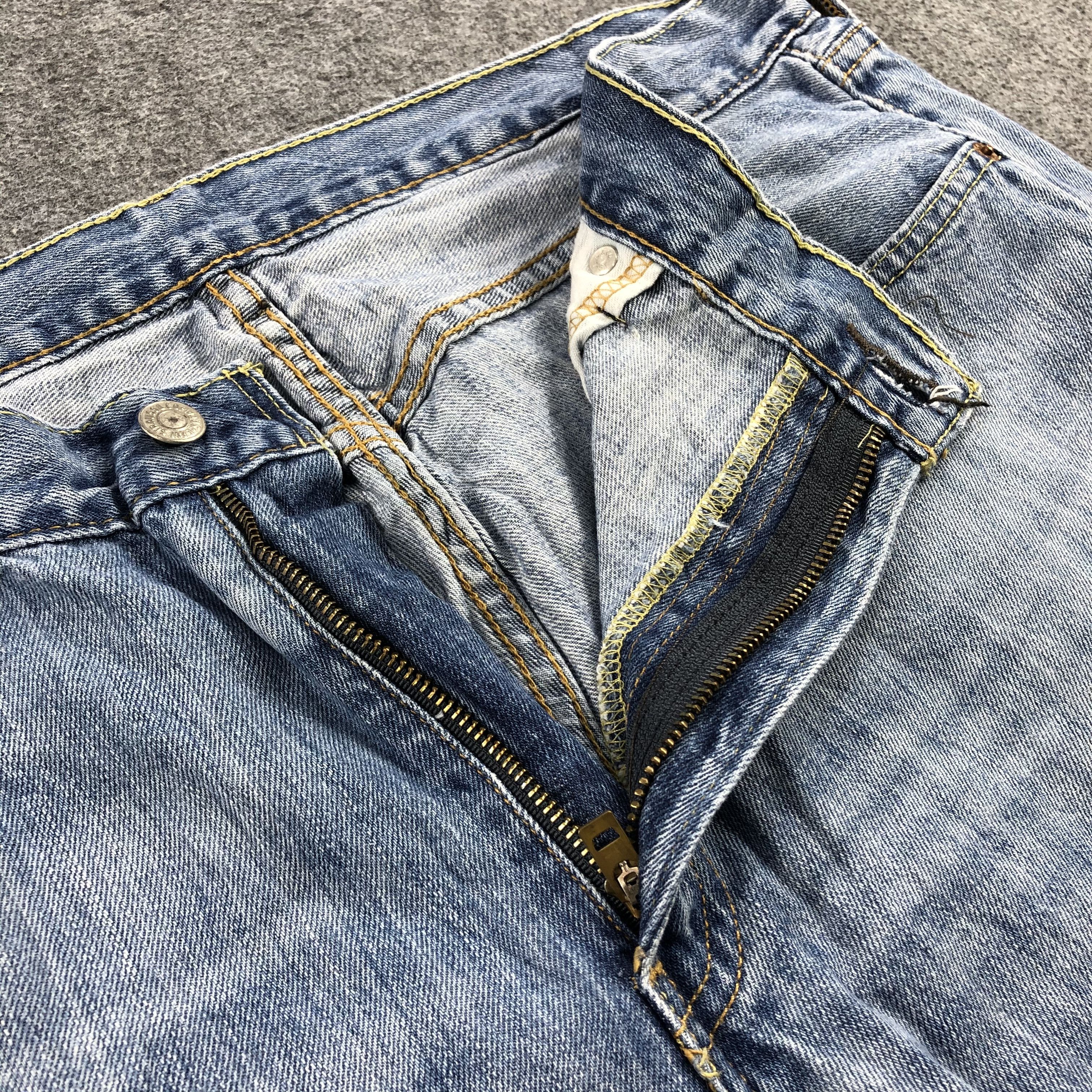 Levi's × Vintage Vintage Blue Wash Levis 559 Jeans-JM1164 Size US 39 - 7 Thumbnail