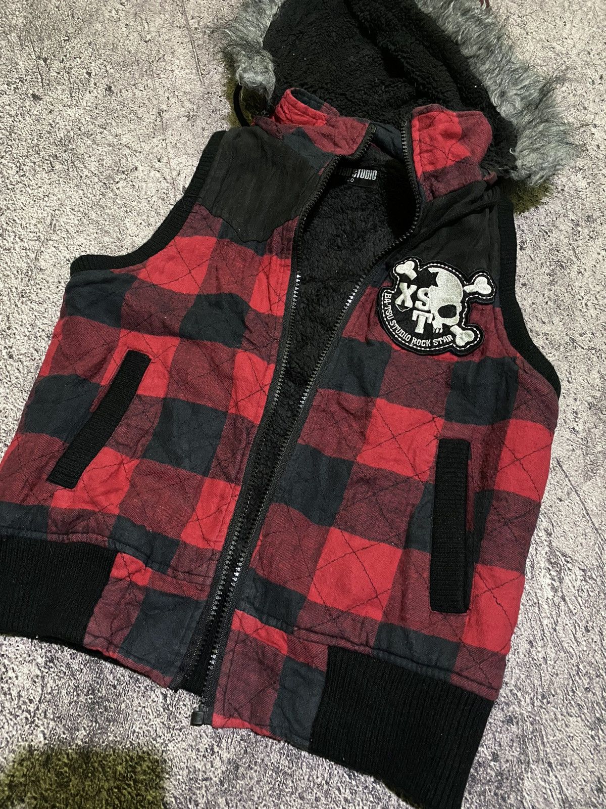 Hysteric Glamour × If Six Was Nine × Le Grande Bleu (L.G.B.) Y2k Bat-su studio skull ifsixwasnine fur vest Size US S / EU 44-46 / 1 - 3 Thumbnail