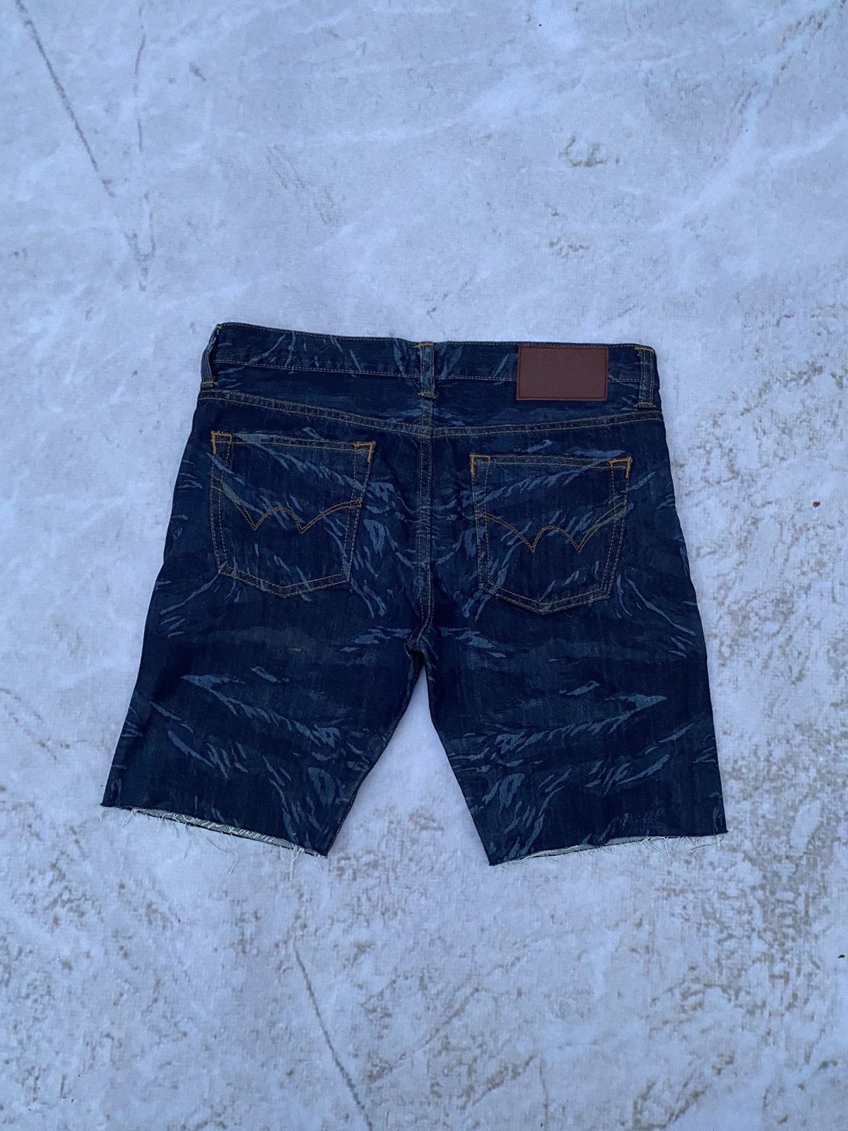 Dr. Martens × Edwin EDWIN x Dr Martens W' Herman Camo Denim Cotton Jeans Shorts Size US 27 - 7 Thumbnail