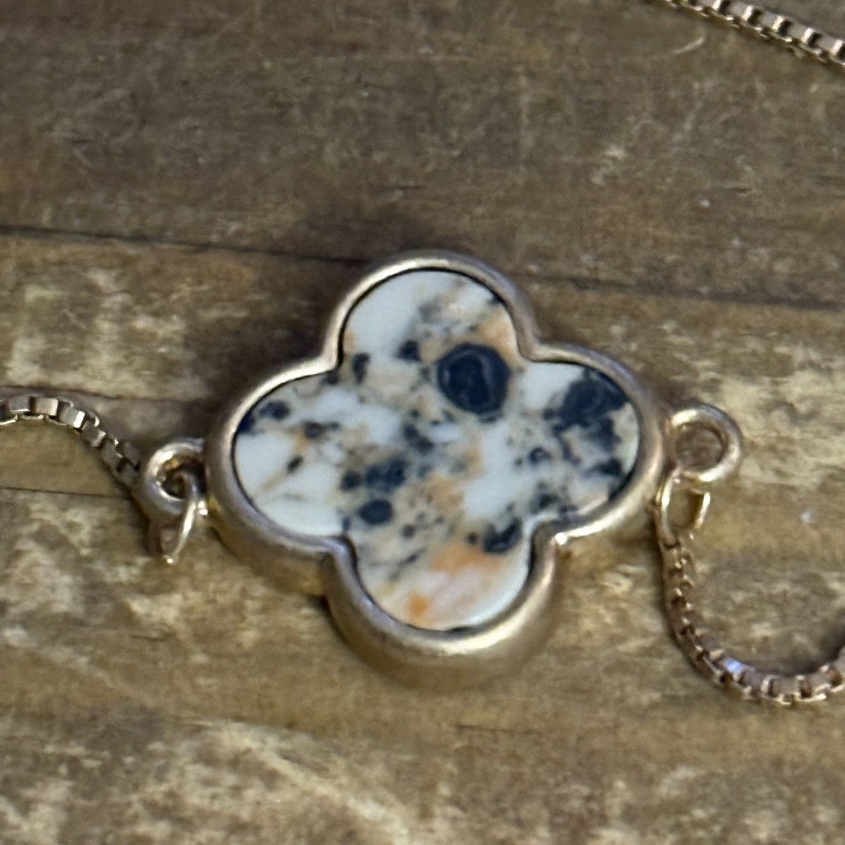 Other Gold tone black and white blotchy clover bolo bracelet Size ONE SIZE - 4 Thumbnail